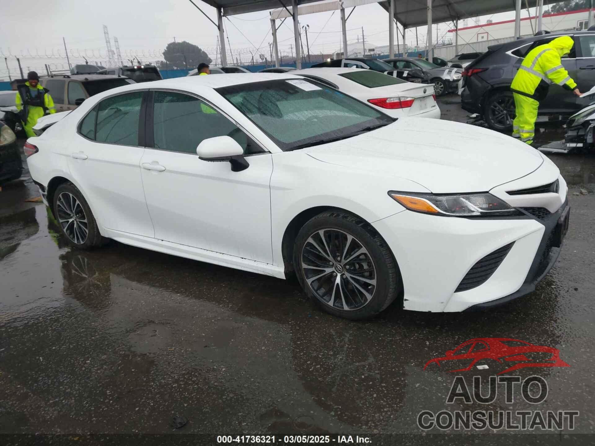 TOYOTA CAMRY 2018 - 4T1B11HK9JU627254