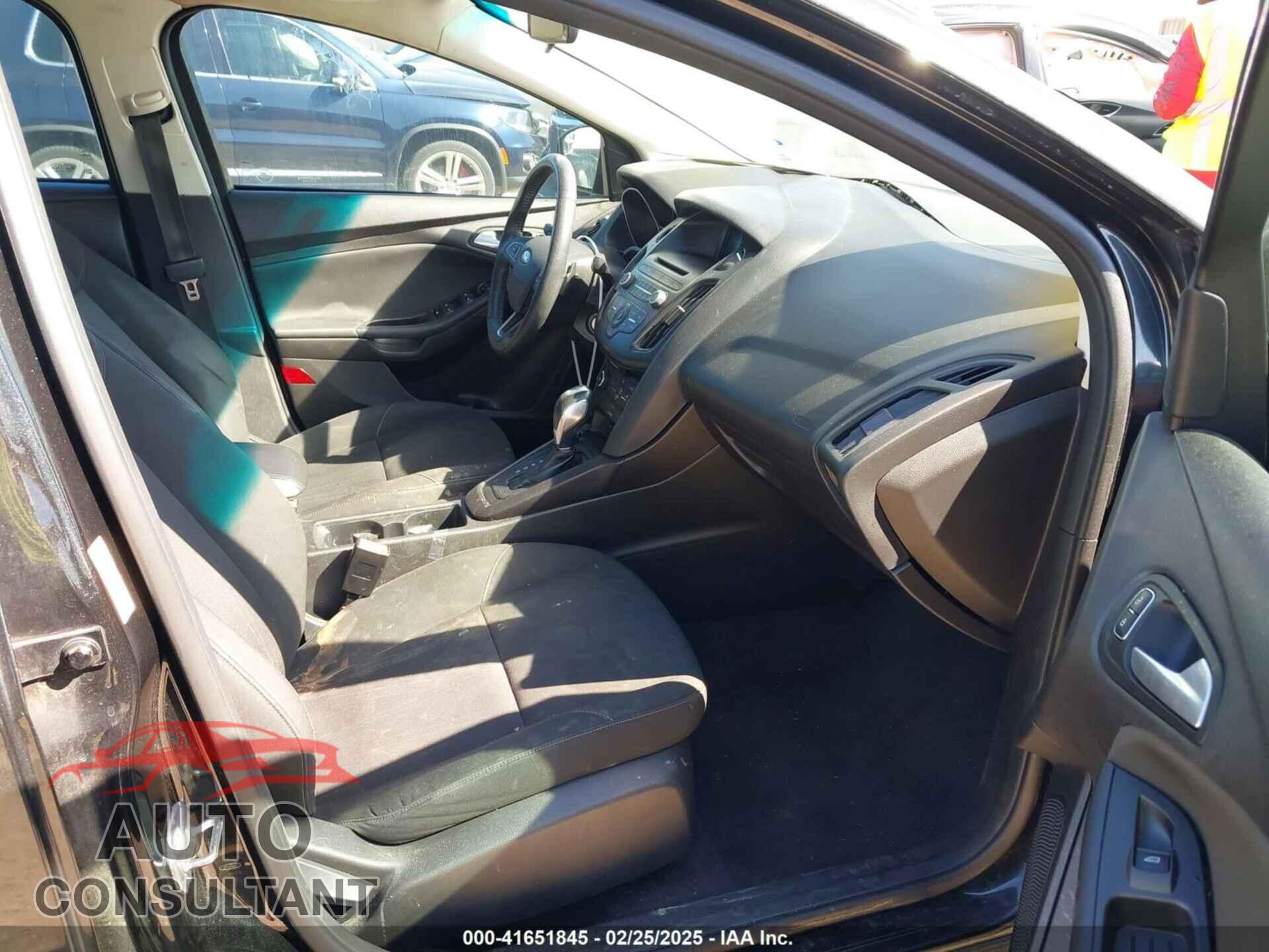 FORD FOCUS 2015 - 1FADP3F24FL313640