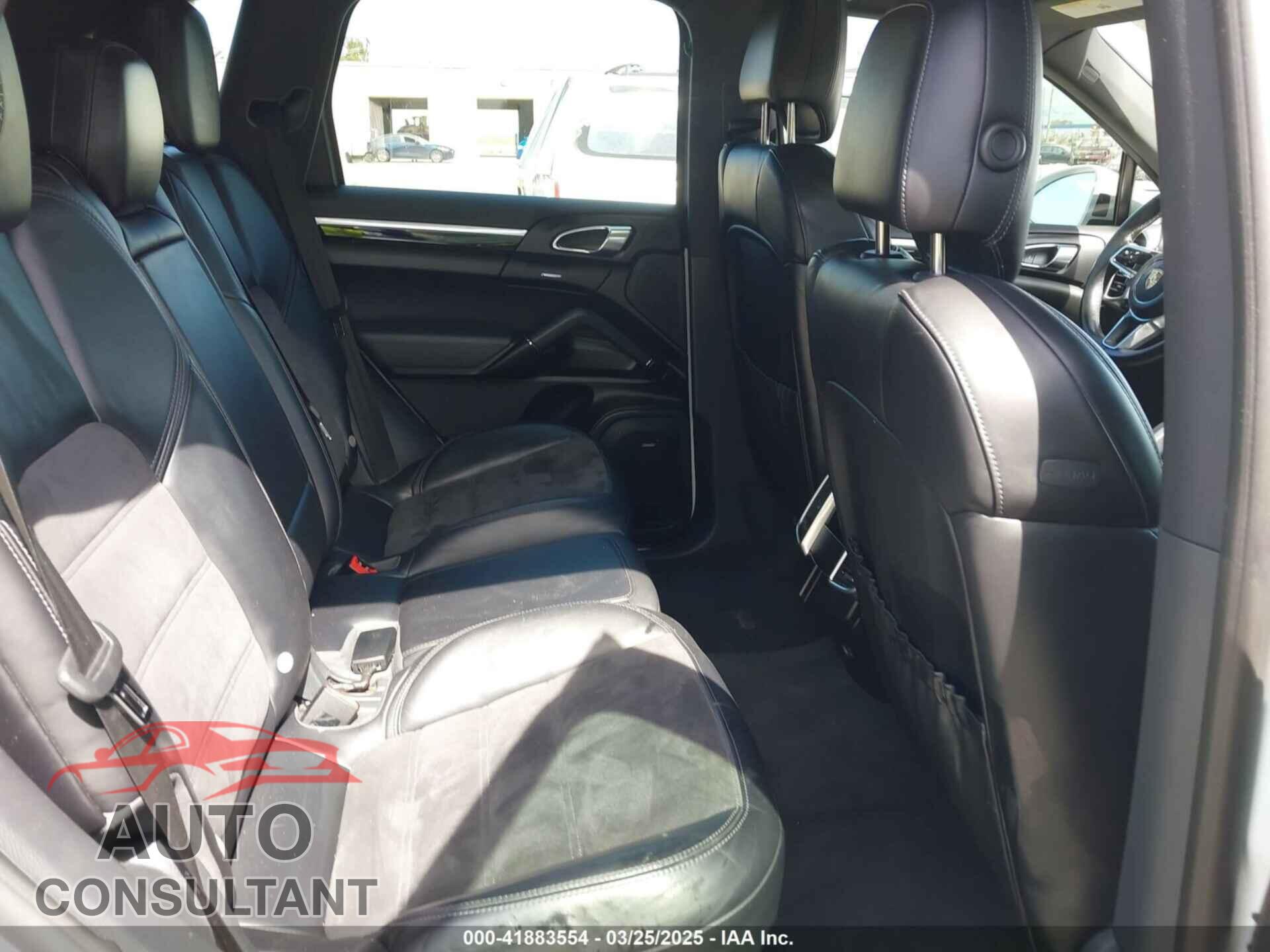 PORSCHE CAYENNE 2017 - WP1AA2A28HKA87514