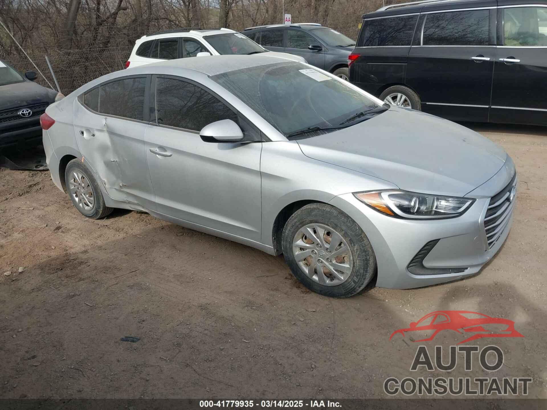 HYUNDAI ELANTRA 2018 - KMHD74LF5JU505302