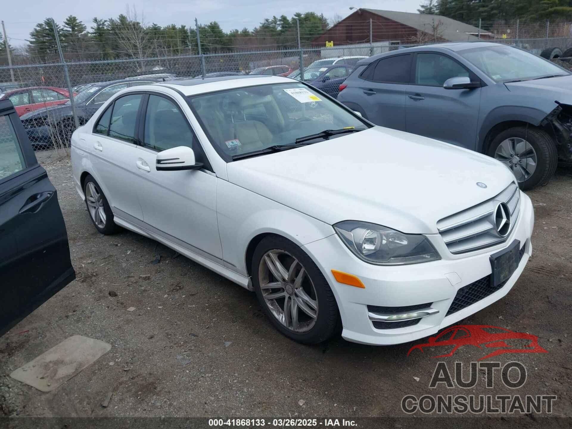 MERCEDES-BENZ C 300 2013 - WDDGF8AB3DR269791
