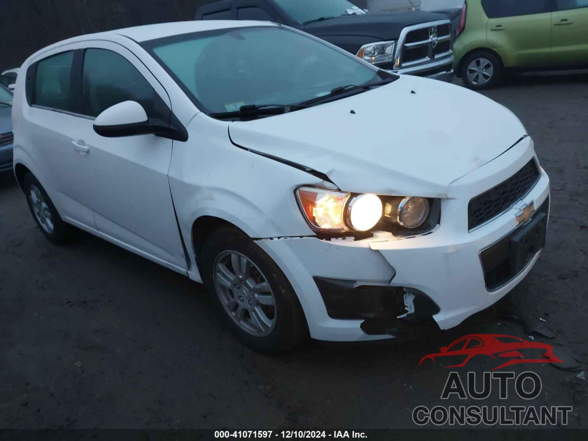 CHEVROLET SONIC 2016 - 1G1JC6SH9G4104306