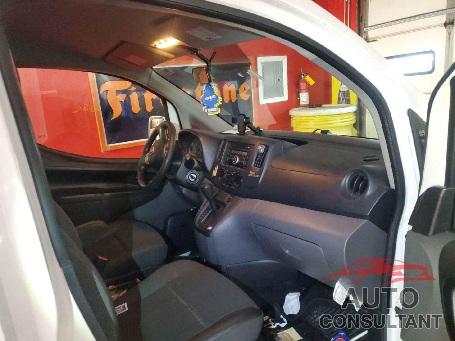 NISSAN NV200 2015 - 3N6CM0KN0FK708029