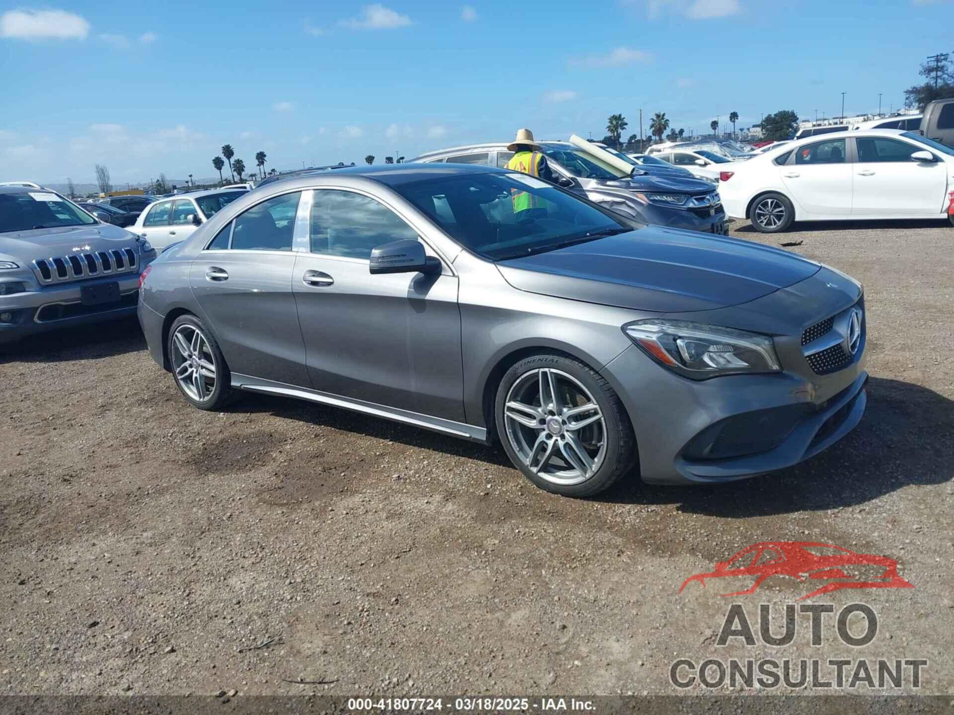 MERCEDES-BENZ CLA 250 2017 - WDDSJ4EB4HN438368