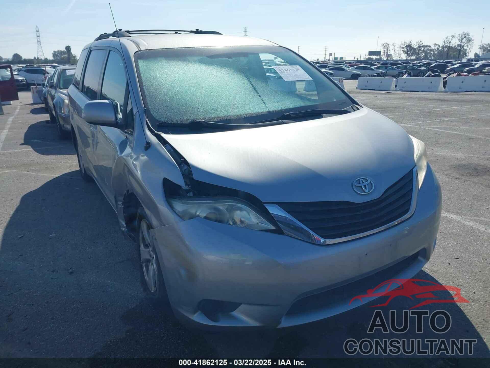 TOYOTA SIENNA 2011 - 5TDKK3DC7BS022795