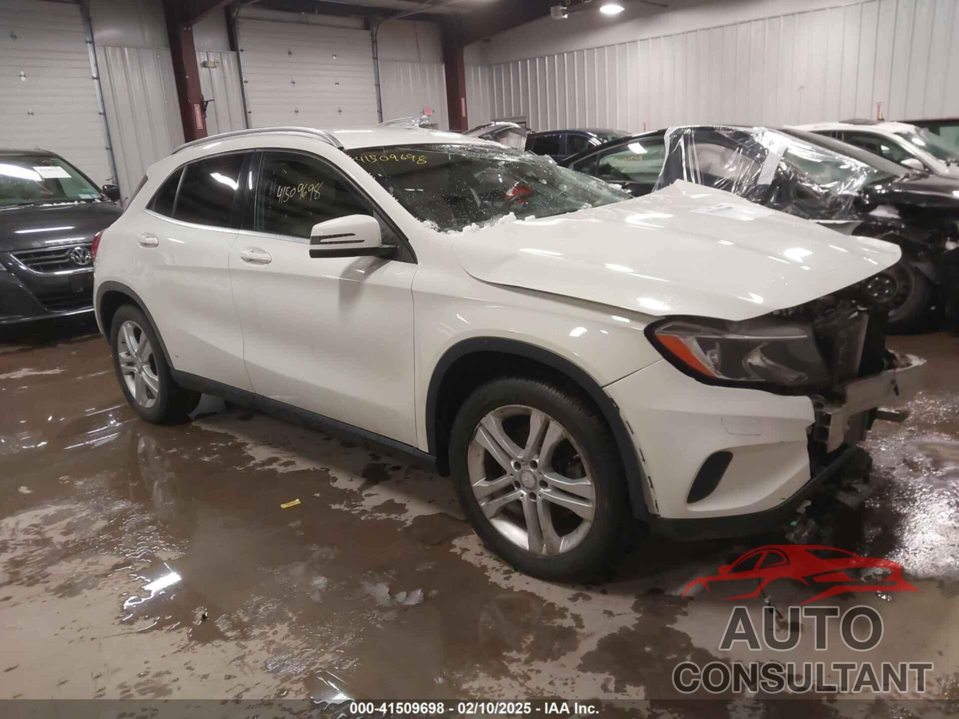 MERCEDES-BENZ GLA 250 2015 - WDCTG4GB0FJ174137