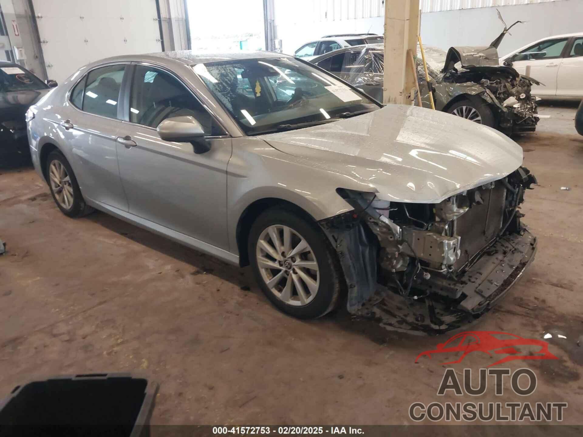 TOYOTA CAMRY 2022 - 4T1C11BK9NU051586