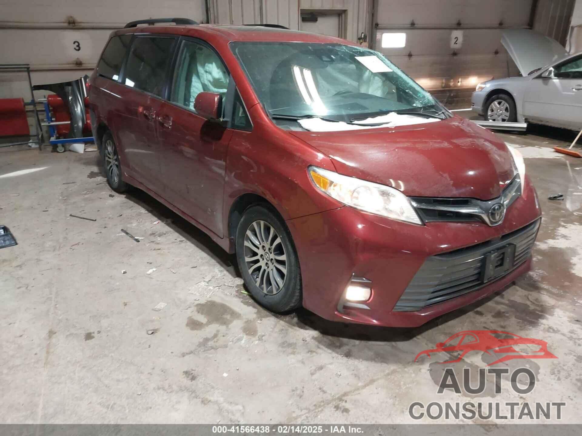 TOYOTA SIENNA 2018 - 5TDYZ3DC6JS920230