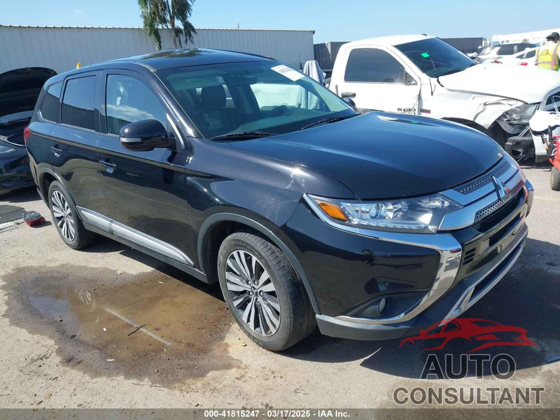 MITSUBISHI OUTLANDER 2019 - JA4AD3A33KZ014387