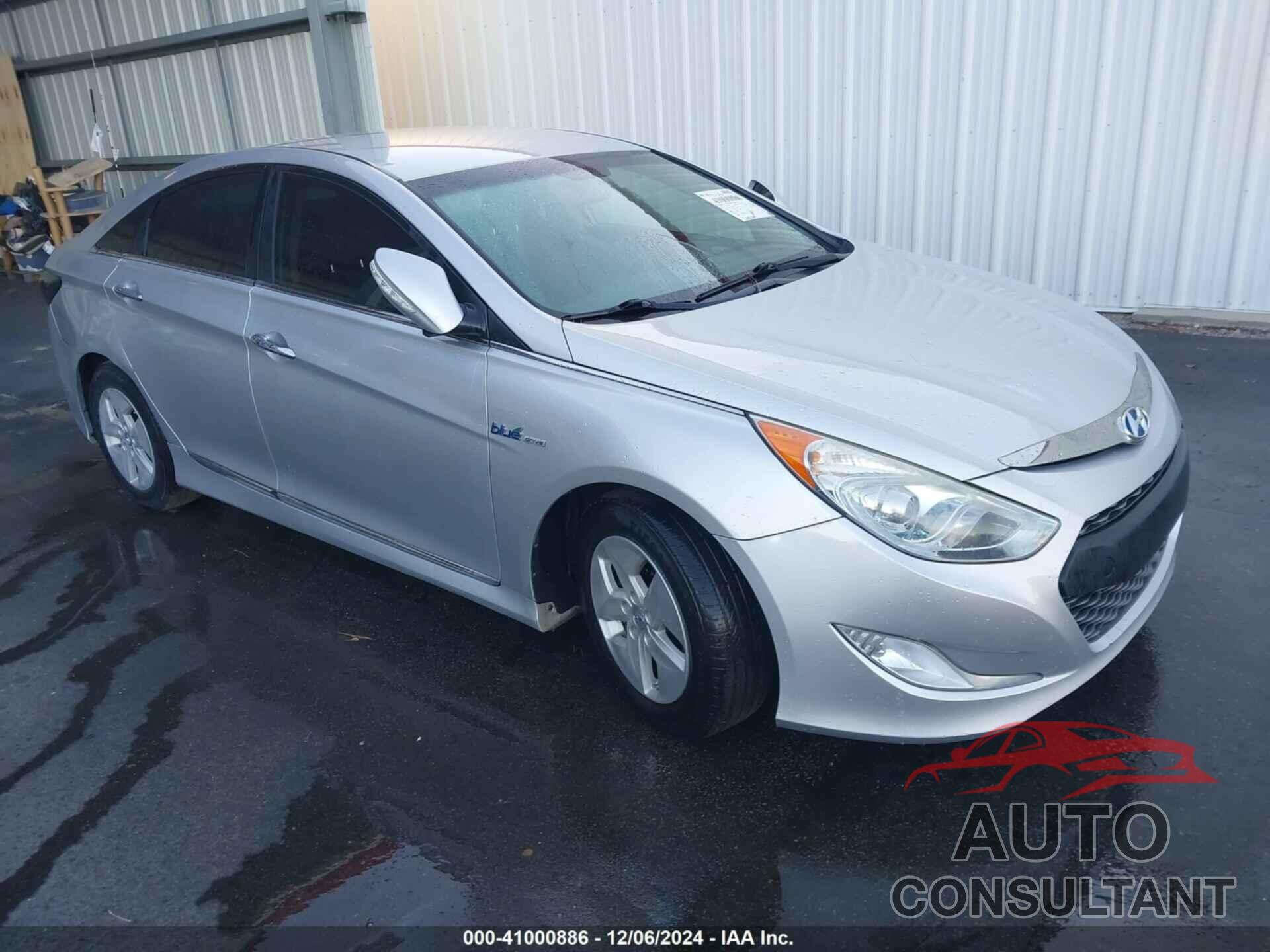 HYUNDAI SONATA HYBRID 2012 - KMHEC4A44CA028383