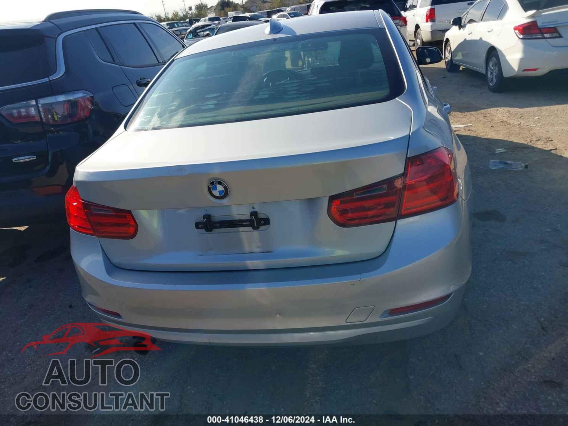 BMW 320I 2014 - WBA3C3C54EF984977