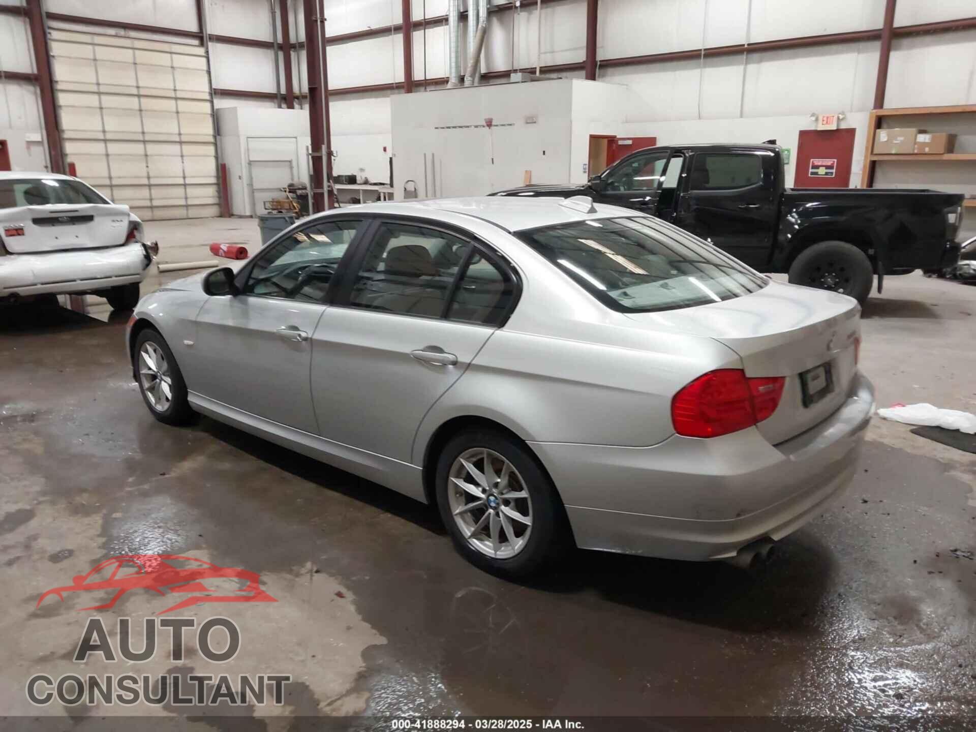 BMW 328I 2010 - WBAPH5C53AA440475