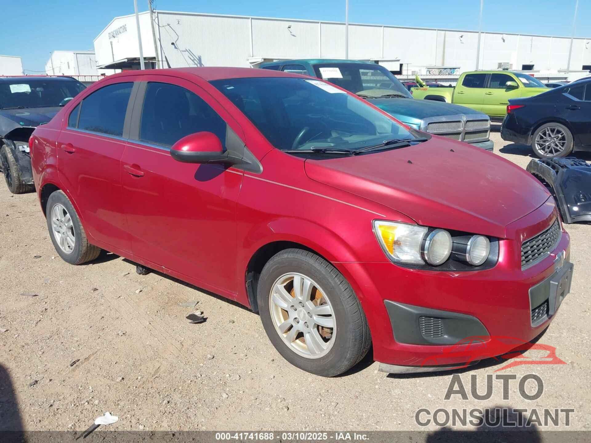 CHEVROLET SONIC 2012 - 1G1JC5SH9C4227897
