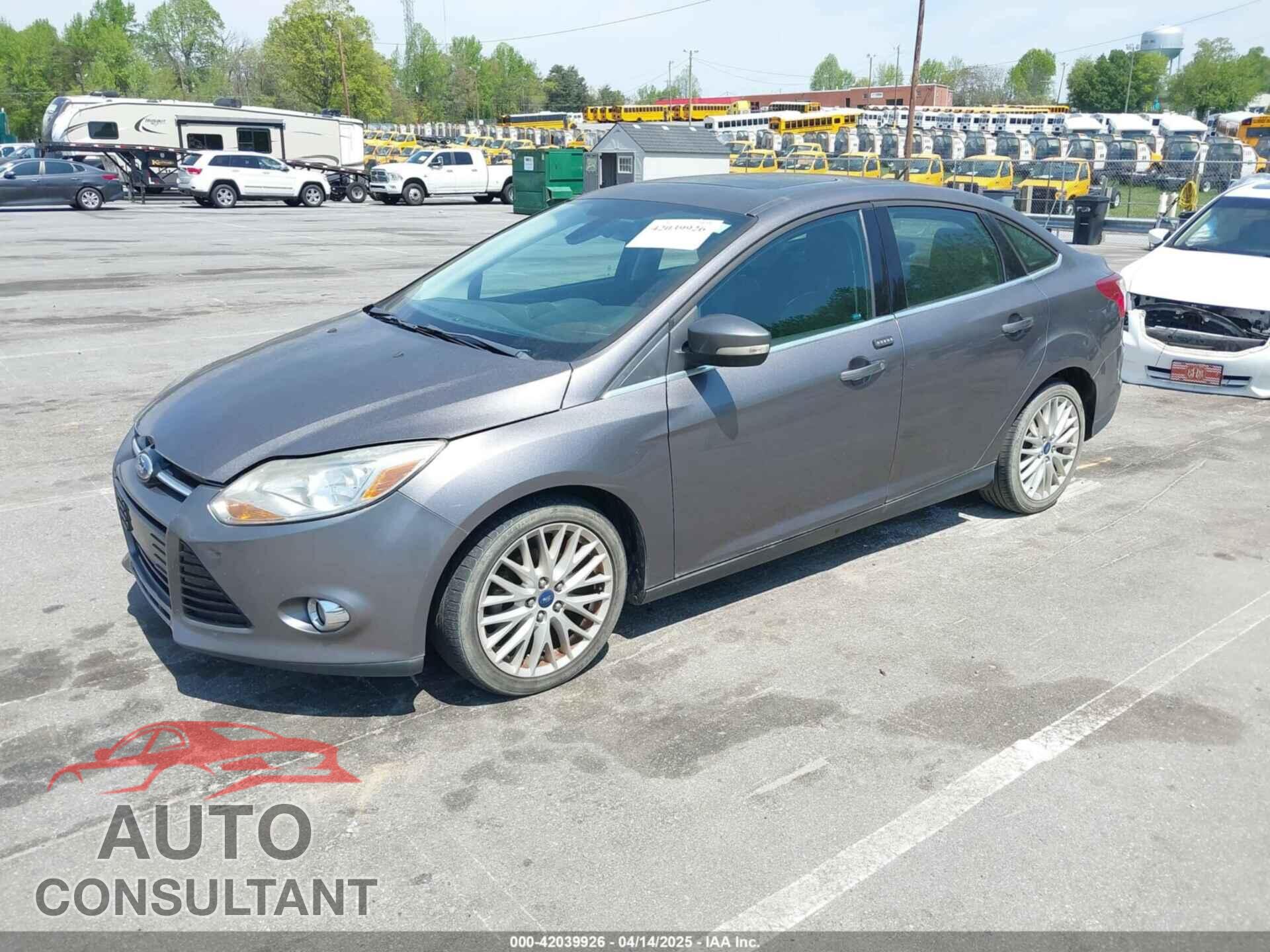 FORD FOCUS 2012 - 1FAHP3H28CL282080