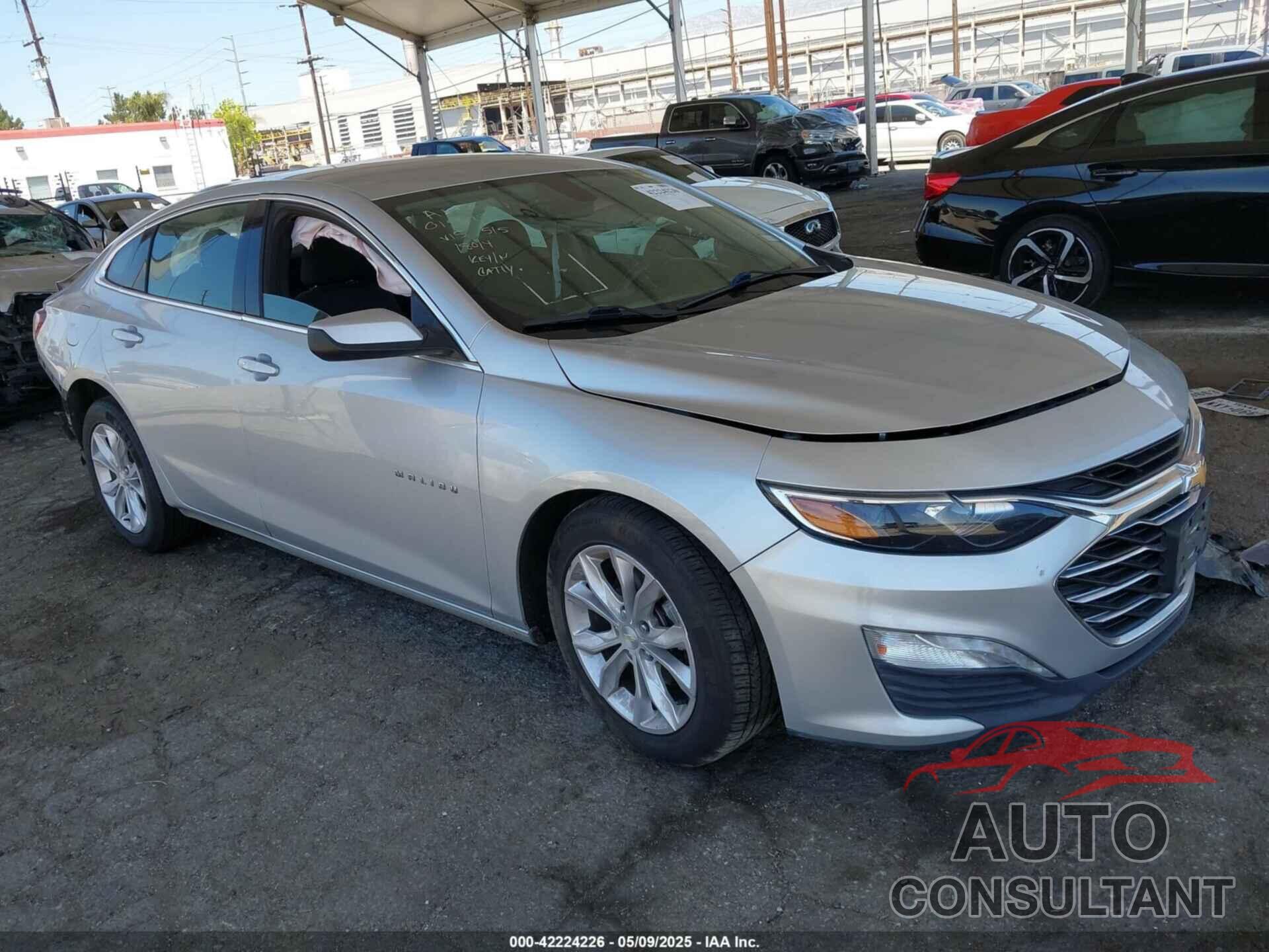 CHEVROLET MALIBU 2020 - 1G1ZD5ST5LF003583