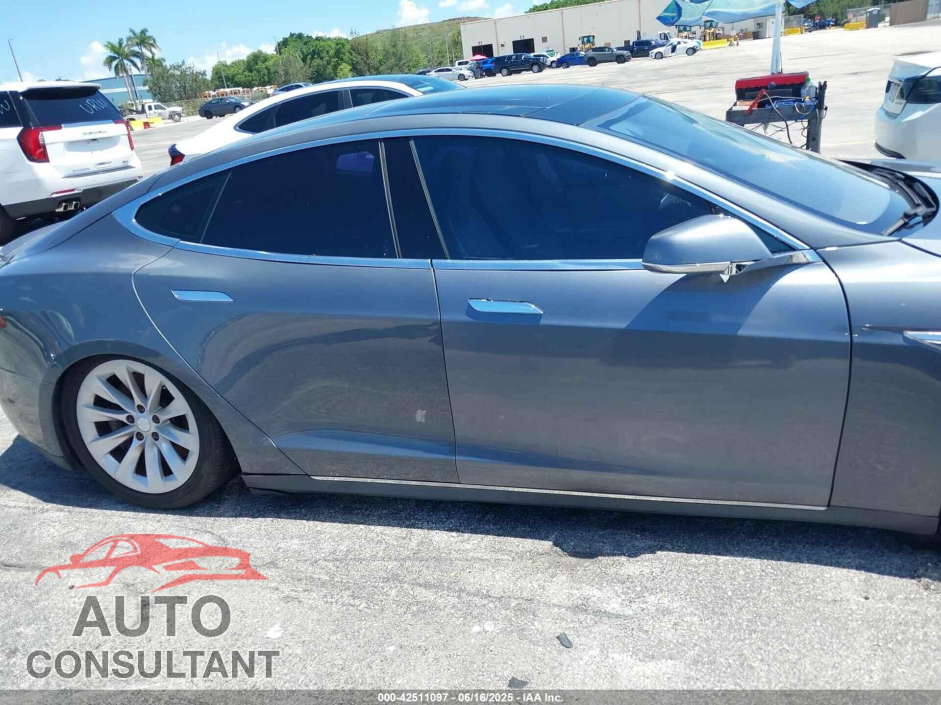 TESLA MODEL S 2013 - 5YJSA1DP9DFP06121