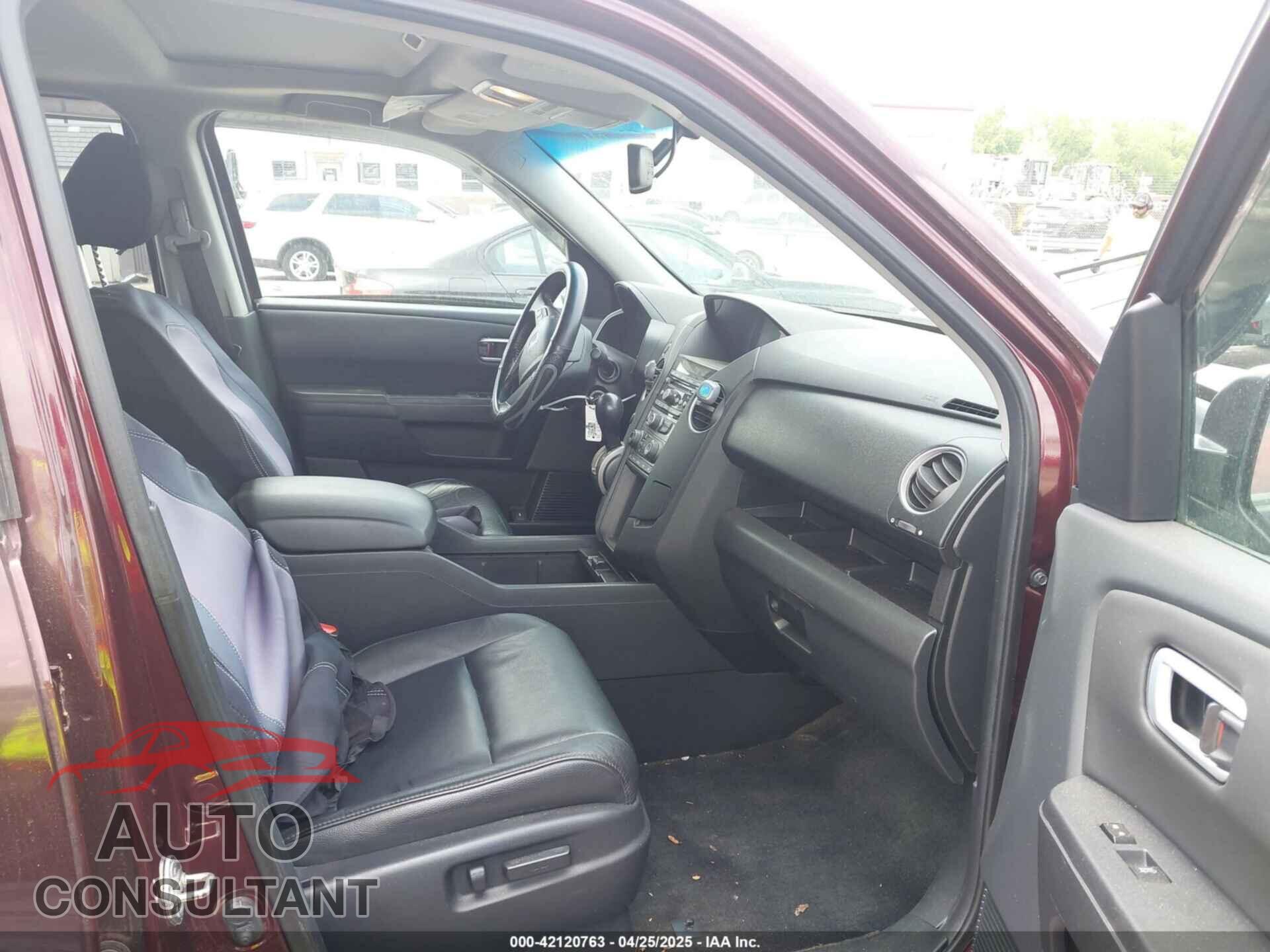 HONDA PILOT 2013 - 5FNYF4H52DB085259