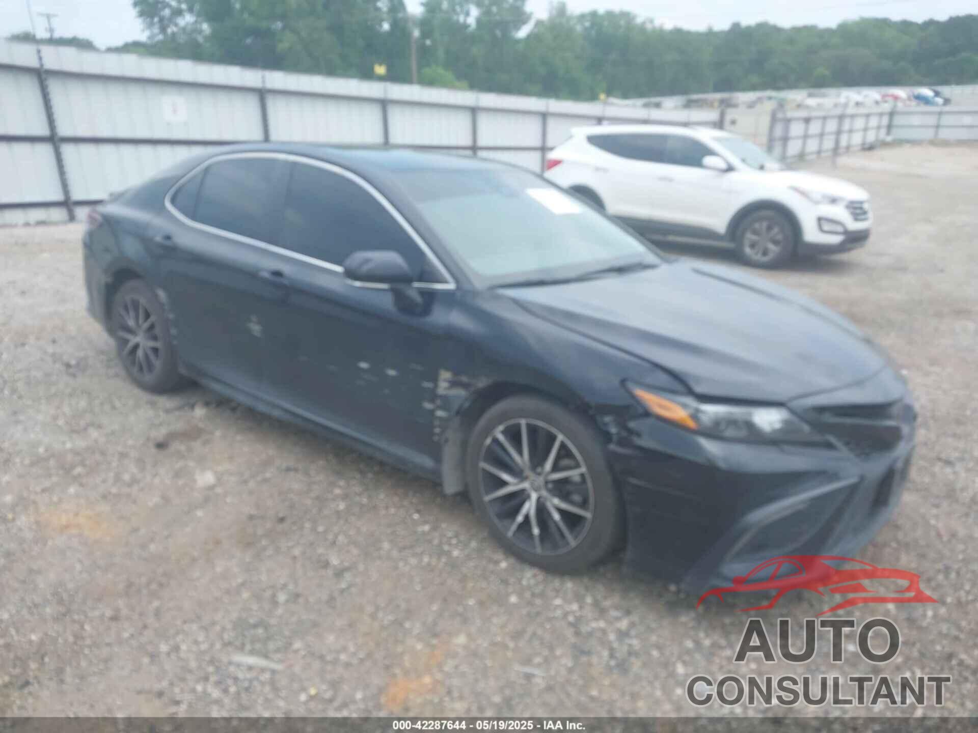 TOYOTA CAMRY 2022 - 4T1G11AK0NU019094