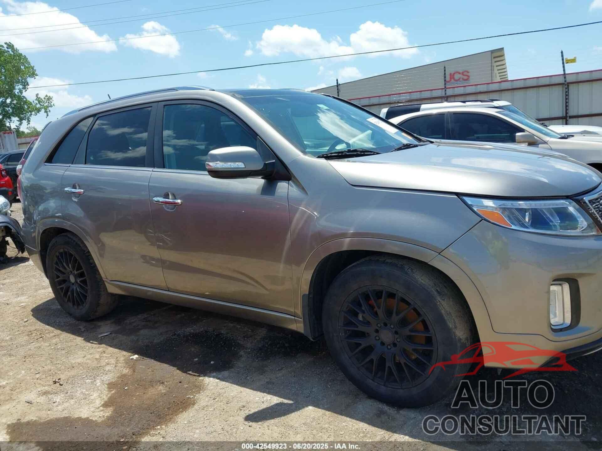 KIA SORENTO 2015 - 5XYKW4A71FG633975