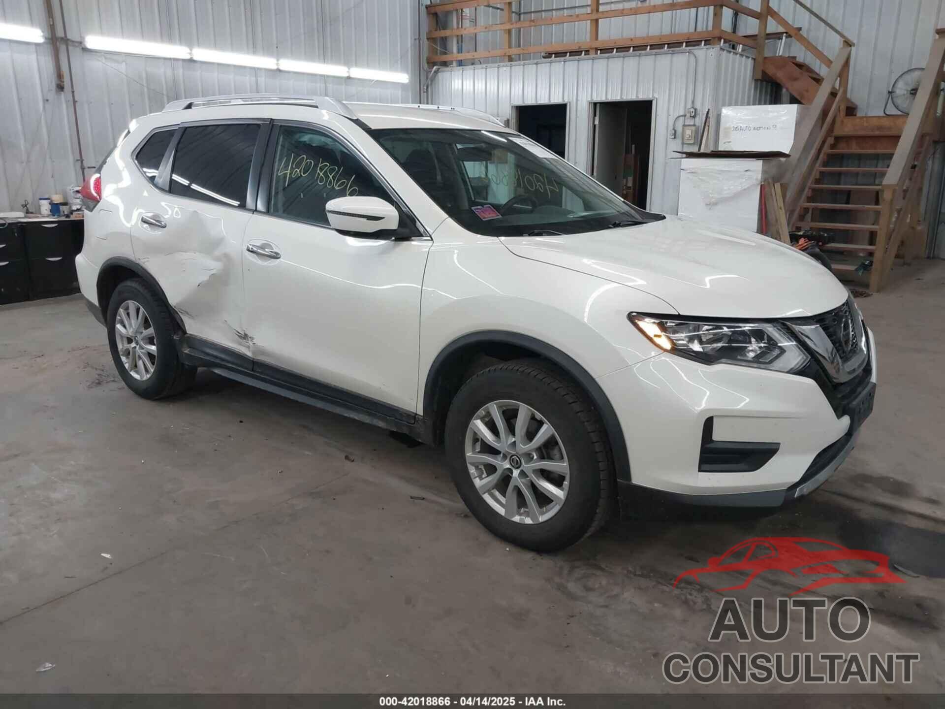 NISSAN ROGUE 2018 - KNMAT2MV1JP563192