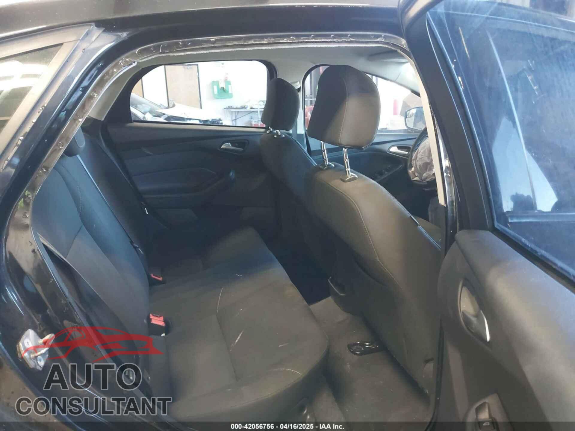 FORD FOCUS 2015 - 1FADP3F22FL211401