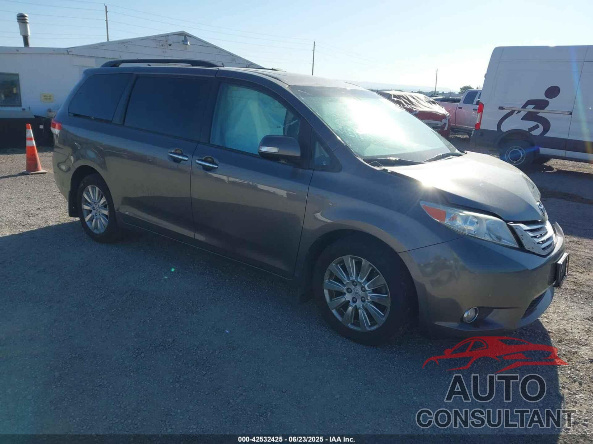 TOYOTA SIENNA 2013 - 5TDDK3DC6DS058120
