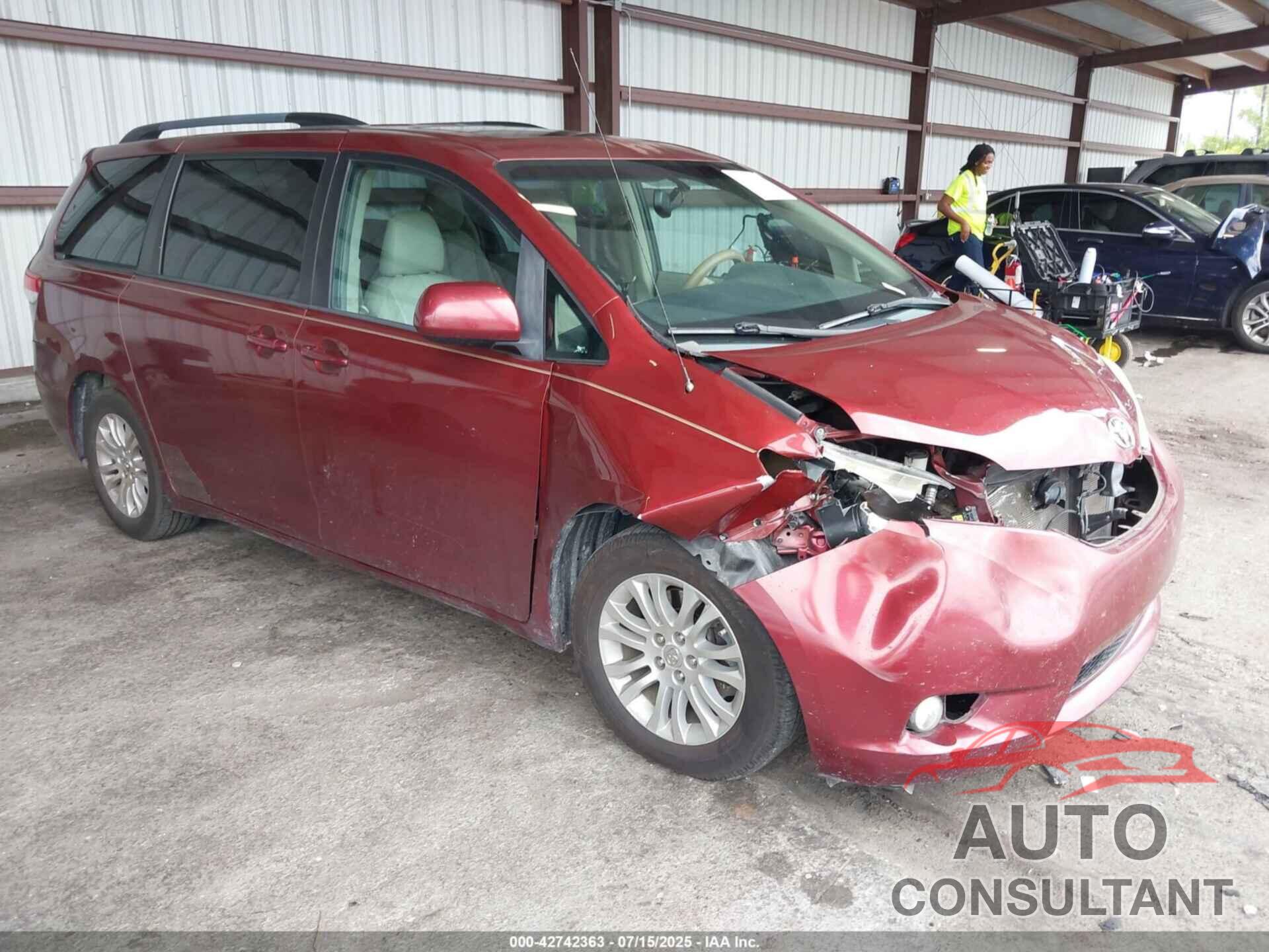 TOYOTA SIENNA 2014 - 5TDYK3DC1ES525494