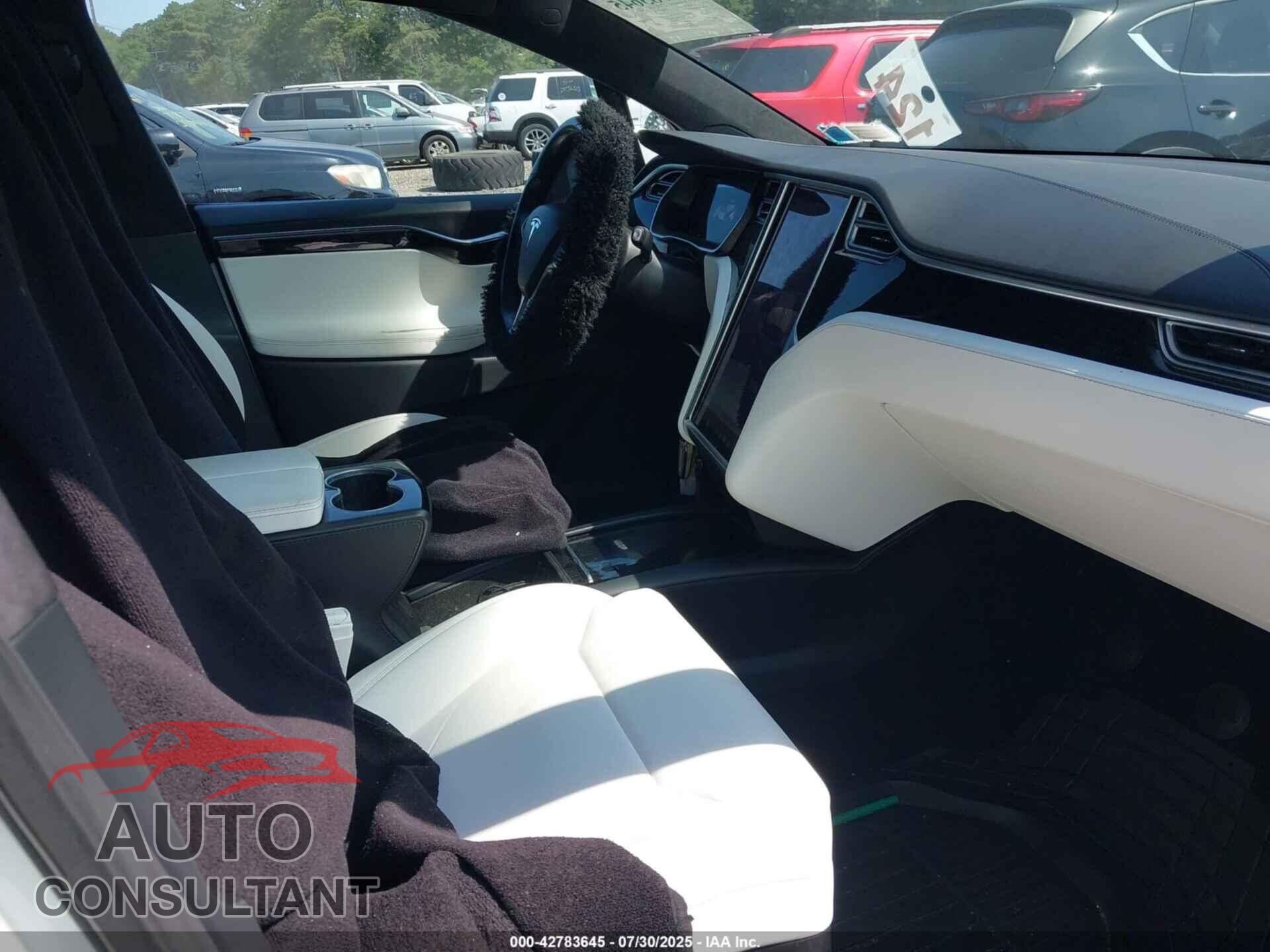 TESLA MODEL X 2017 - 5YJXCDE24HF055023