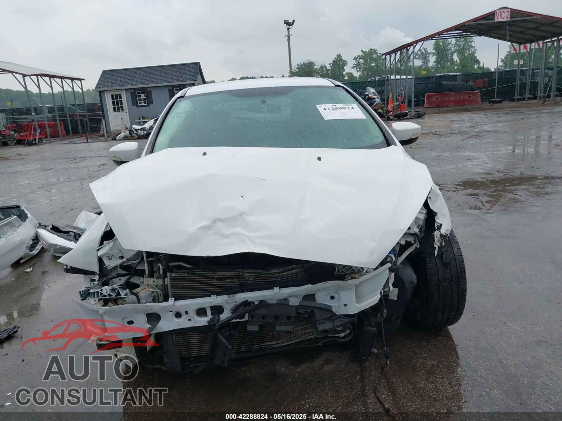 FORD FOCUS 2017 - 1FADP3K28HL267304
