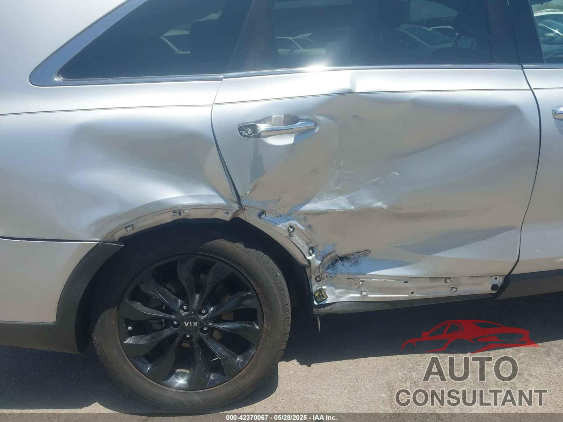 KIA SORENTO 2019 - 5XYPG4A58KG597729