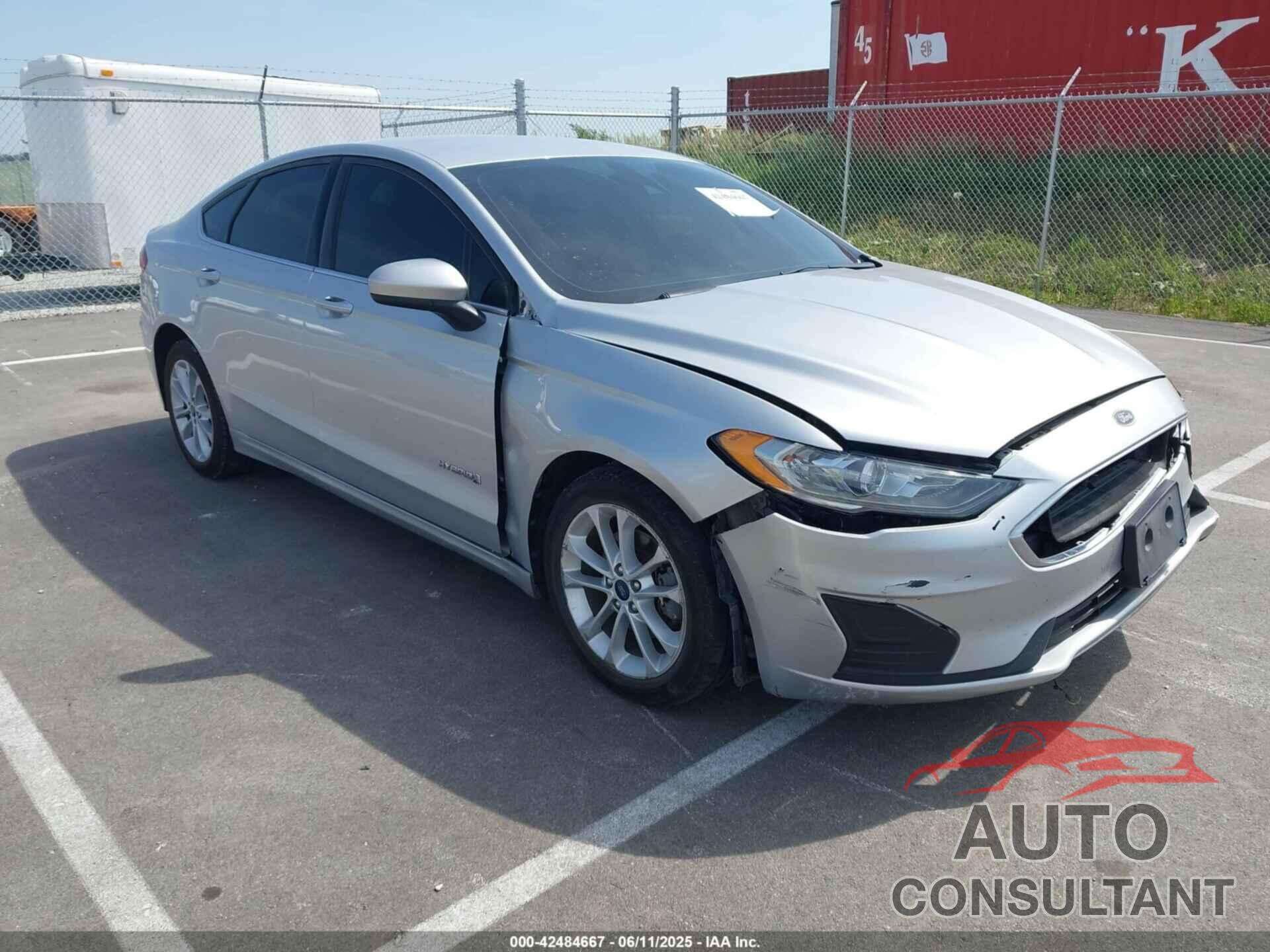 FORD FUSION HYBRID 2019 - 3FA6P0LU0KR257687