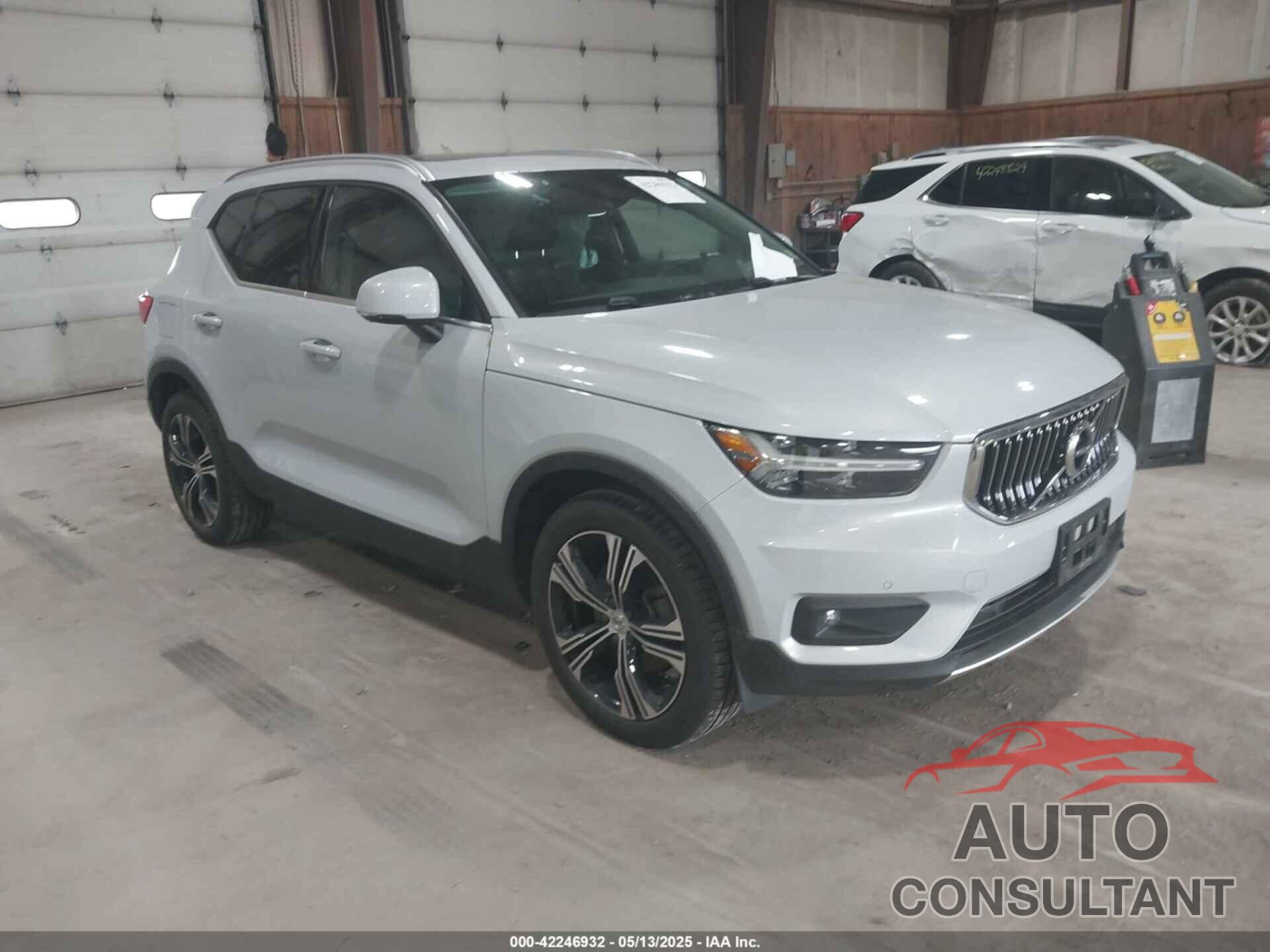 VOLVO XC40 2021 - YV4162UL7M2432305