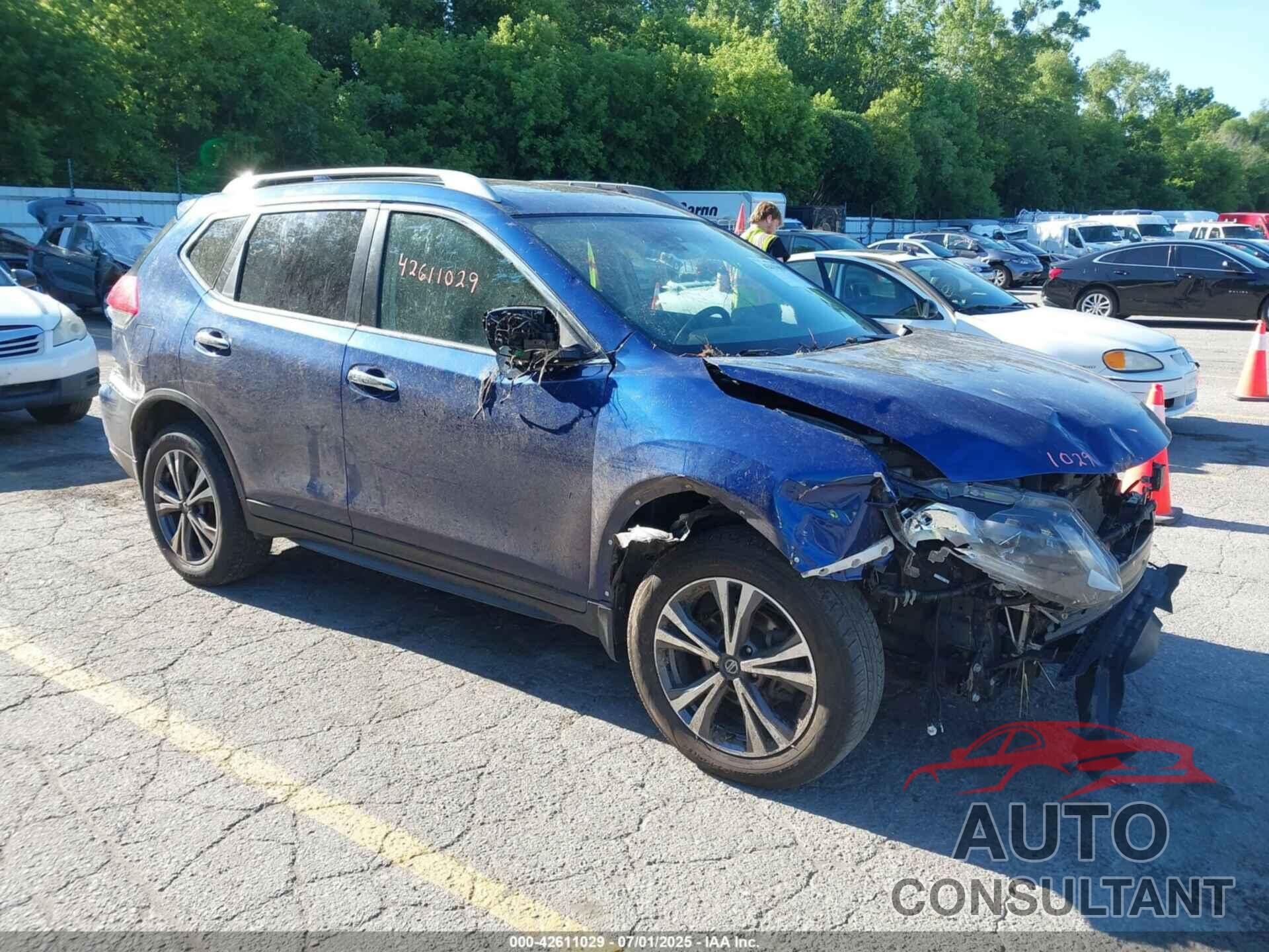 NISSAN ROGUE 2019 - 5N1AT2MV3KC824357