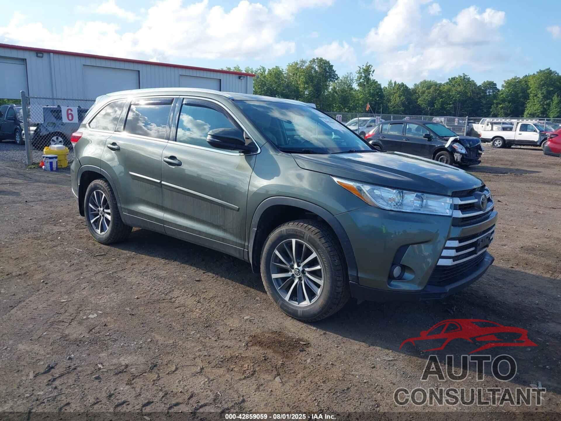 TOYOTA HIGHLANDER 2019 - 5TDJZRFH3KS978519