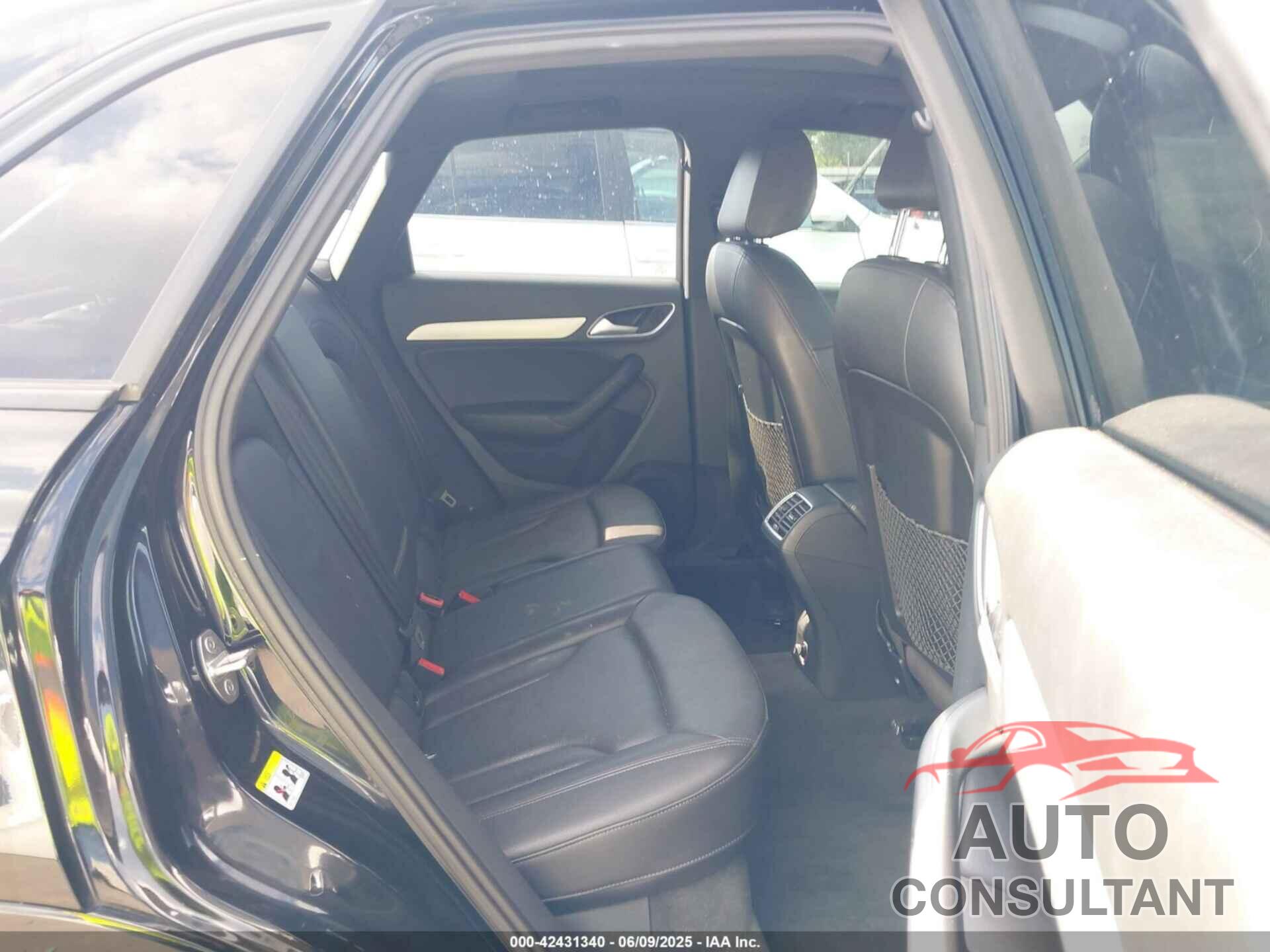 AUDI Q3 2018 - WA1BCCFS7JR027780