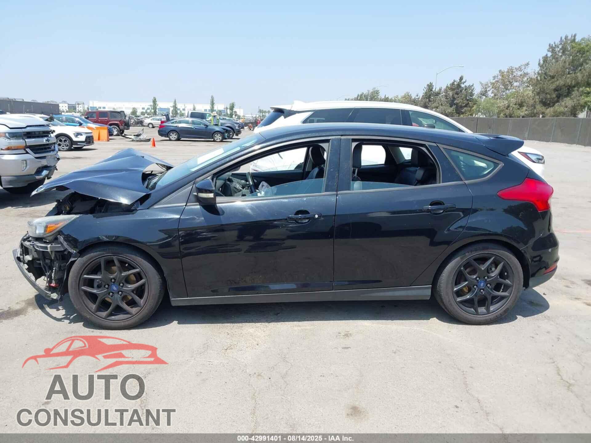 FORD FOCUS 2016 - 1FADP3K27GL311369