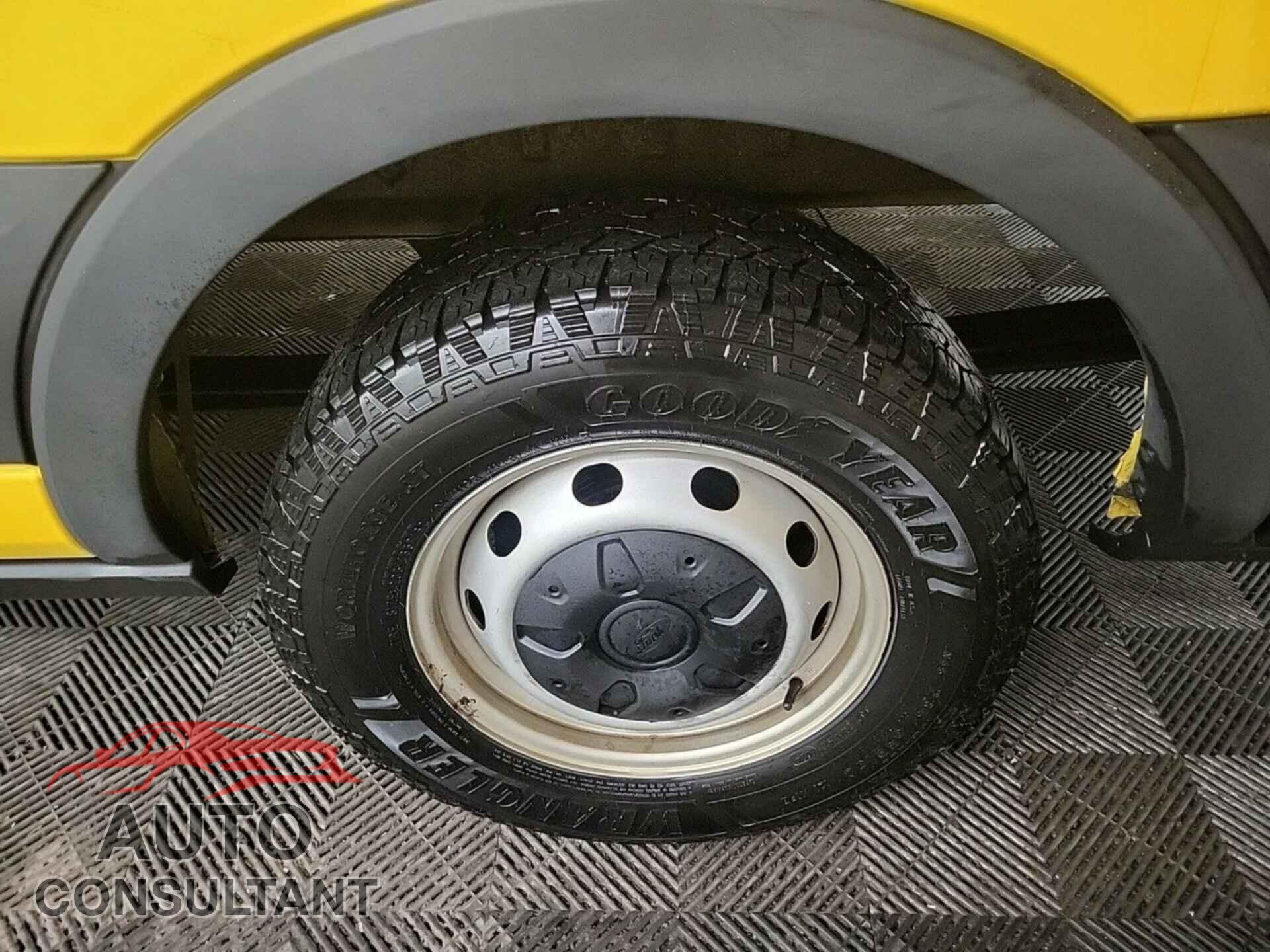 FORD TRANSIT 2019 - 1FTYR3XM0KKA24860