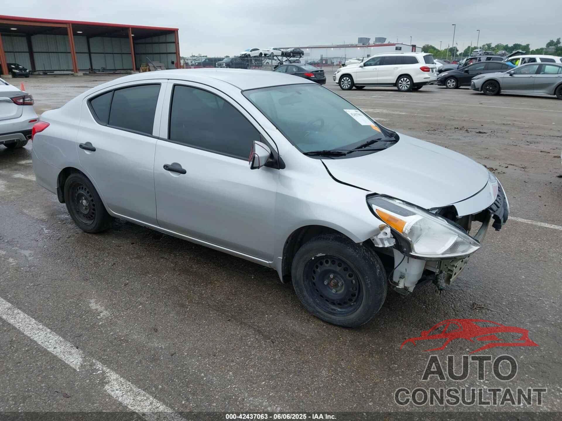 NISSAN VERSA 2019 - 3N1CN7AP7KL827635