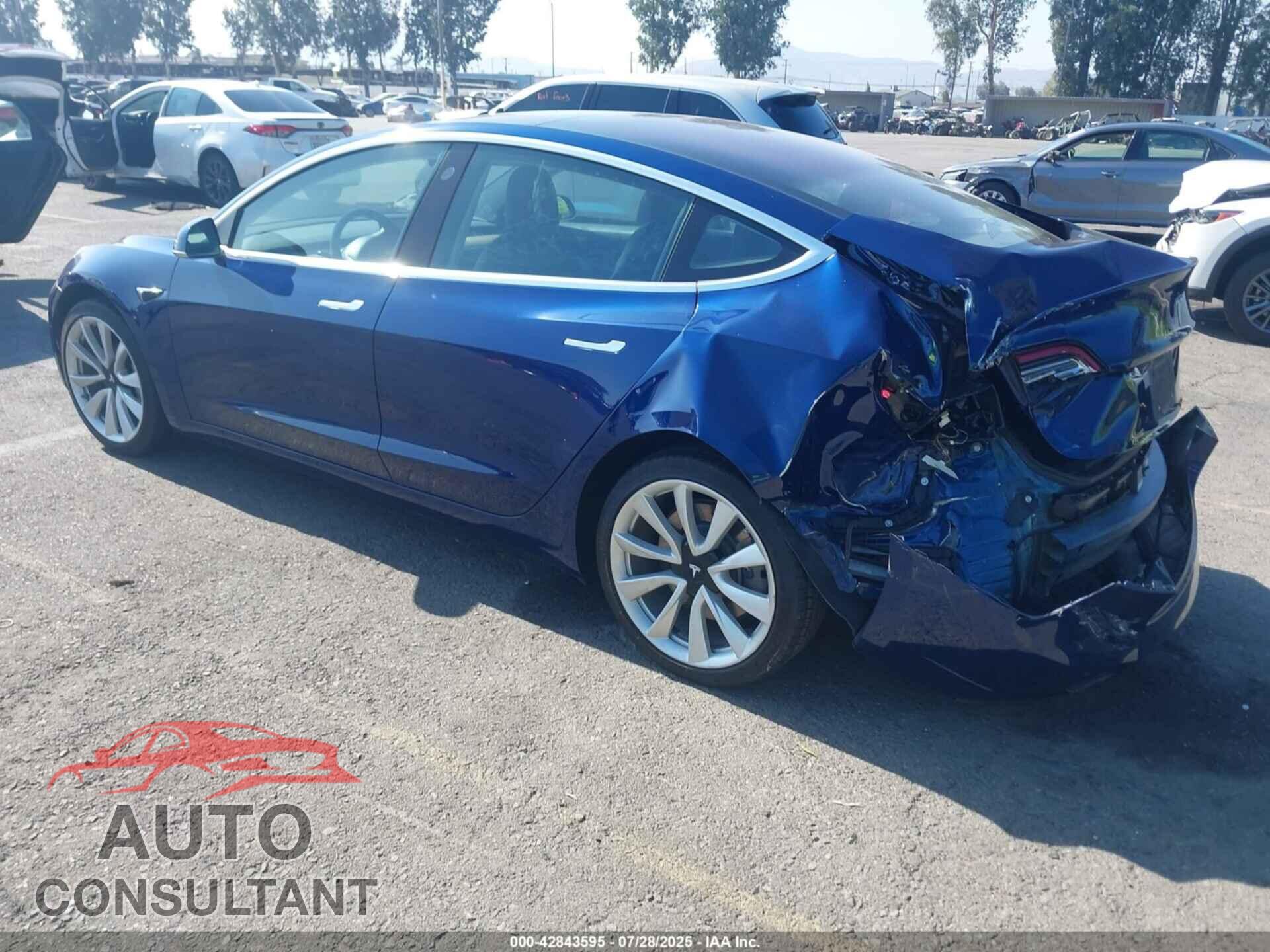 TESLA MODEL 3 2018 - 5YJ3E1EA0JF042709