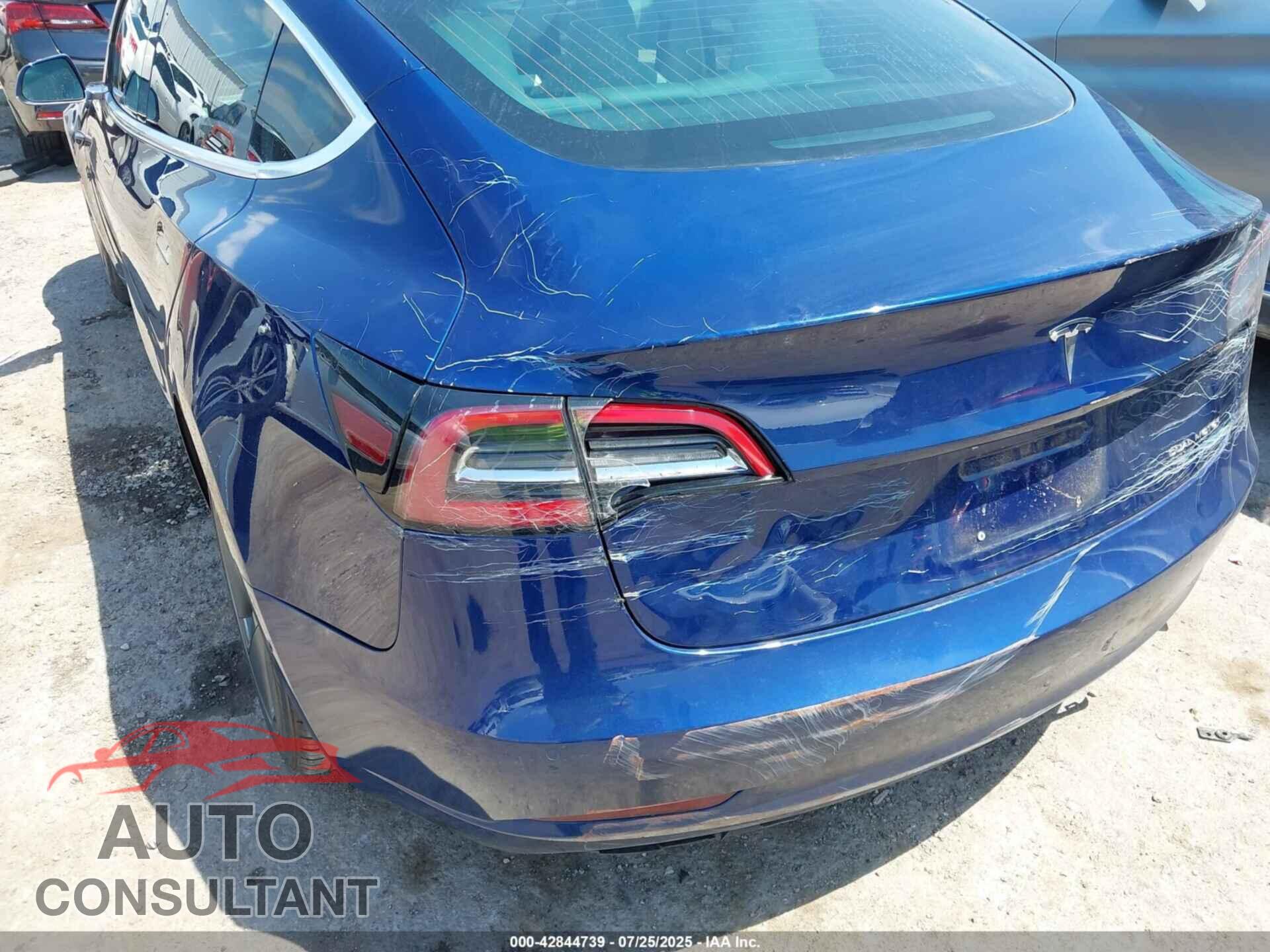 TESLA MODEL 3 2018 - 5YJ3E1EB1JF096545