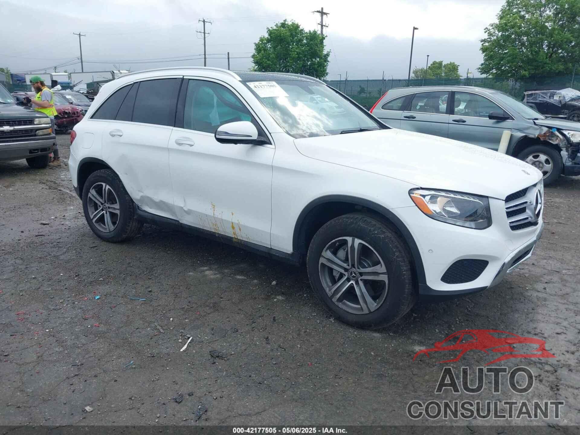 MERCEDES-BENZ GLC 300 2018 - WDC0G4KB4JV060296