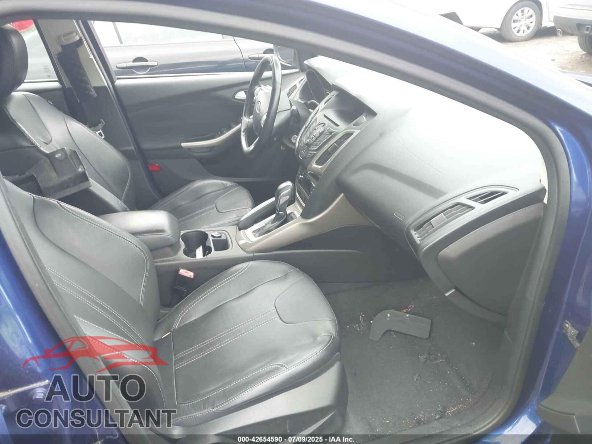 FORD FOCUS 2012 - 1FAHP3H22CL414394