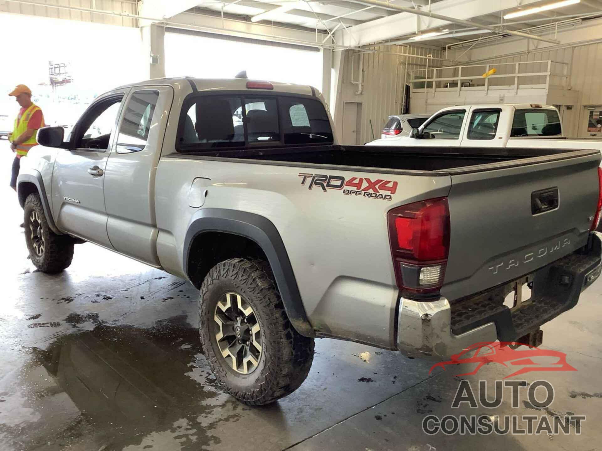 TOYOTA TACOMA 2018 - 5TFSZ5AN8JX153465