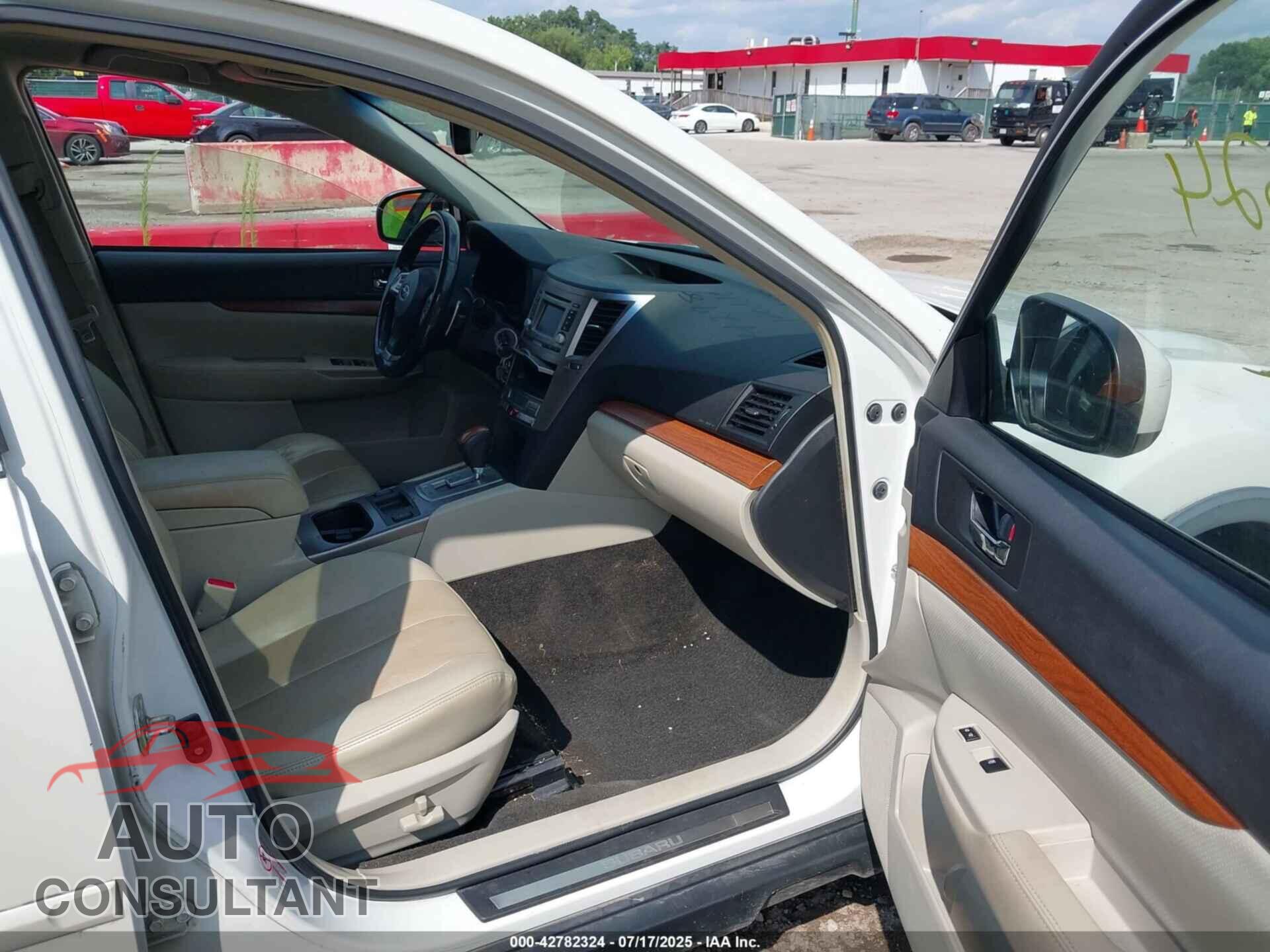SUBARU OUTBACK 2014 - 4S4BRBLC2E3309969