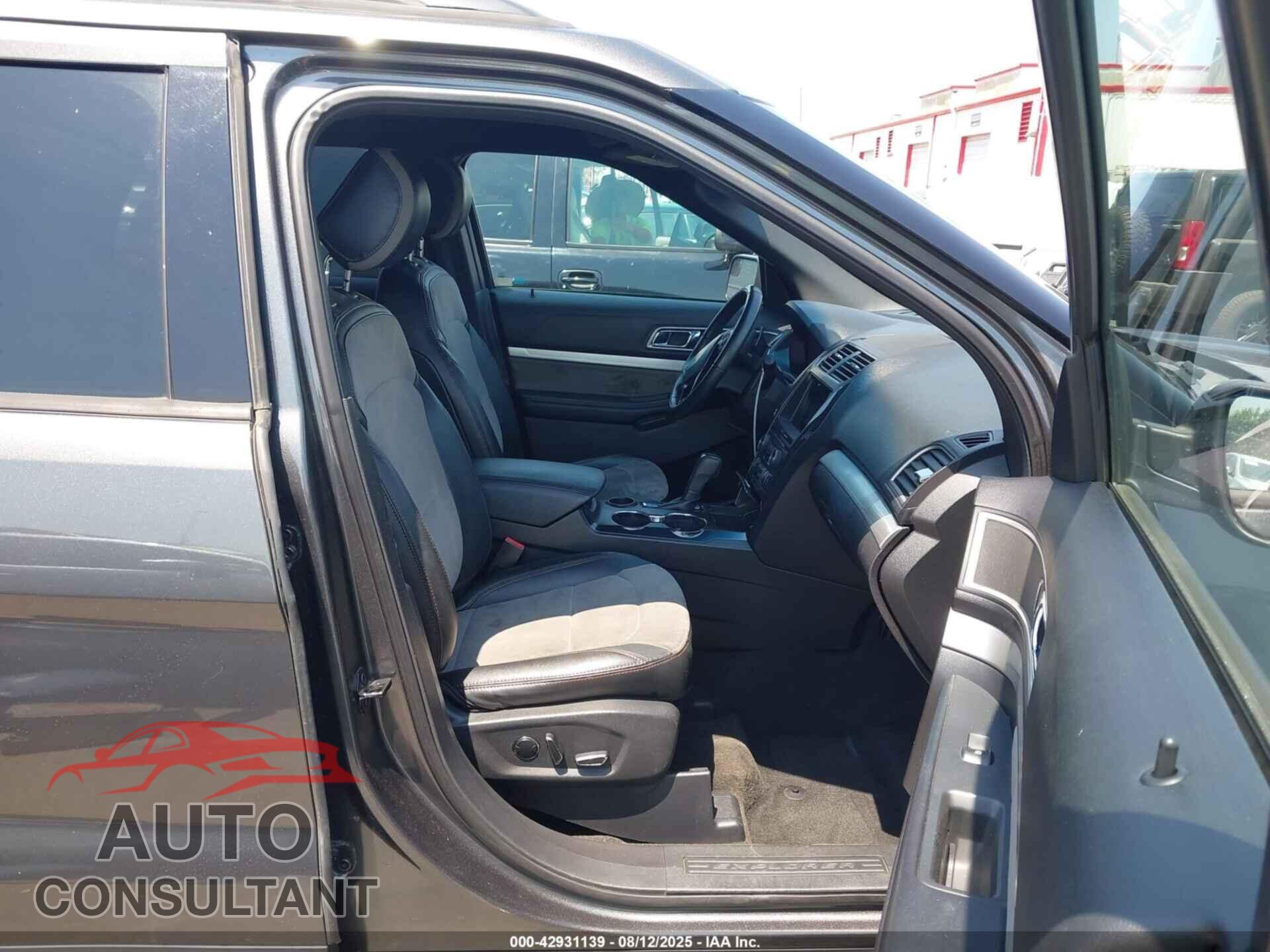 FORD EXPLORER 2017 - 1FM5K7D85HGA22891