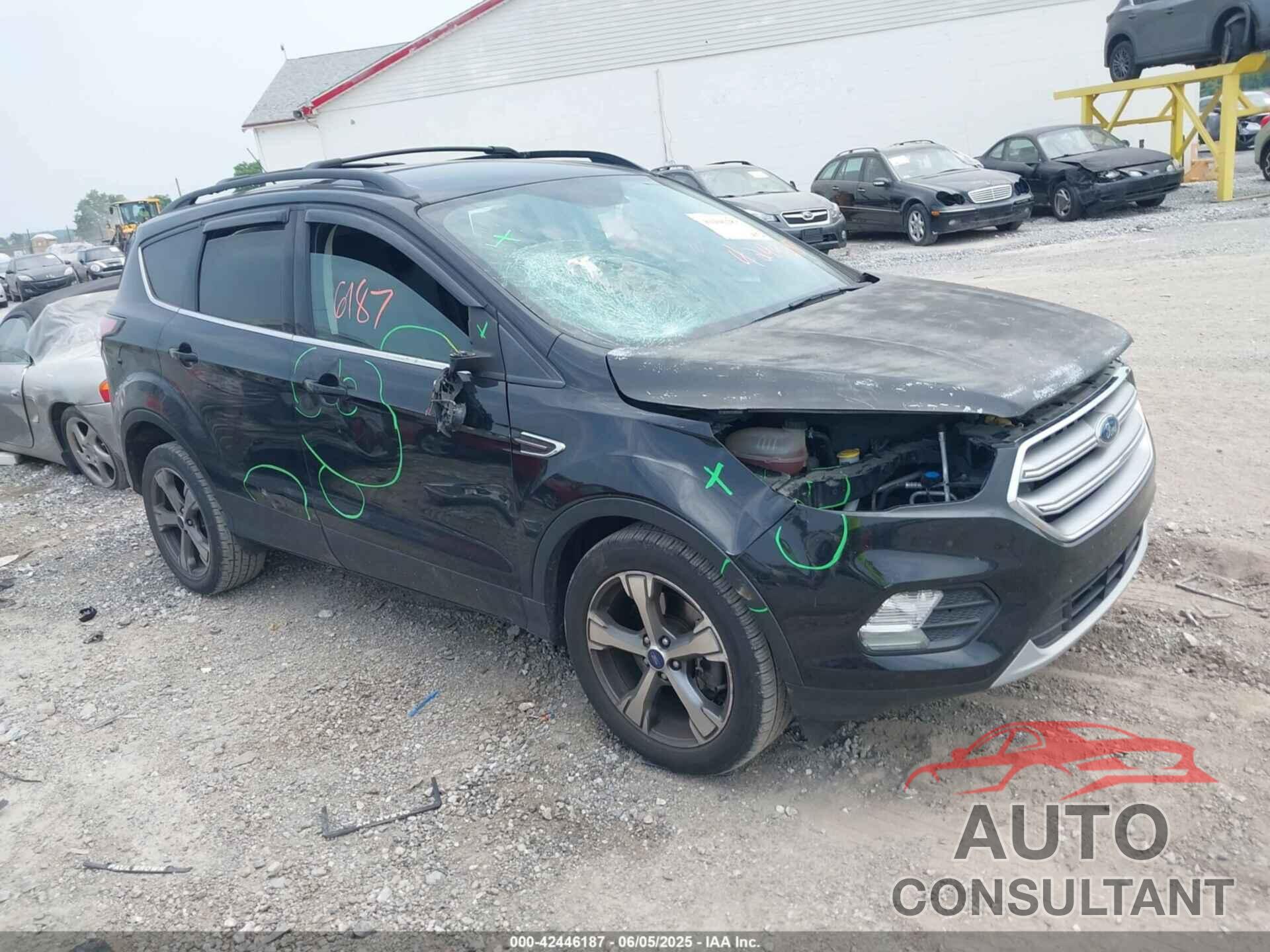 FORD ESCAPE 2017 - 1FMCU9G98HUA98558