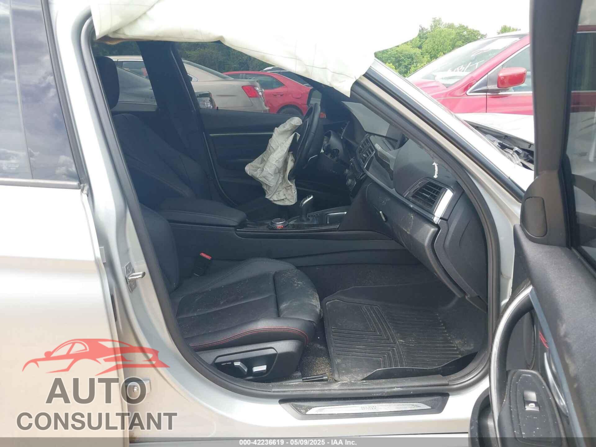 BMW 328I 2016 - WBA8E3G55GNU04266