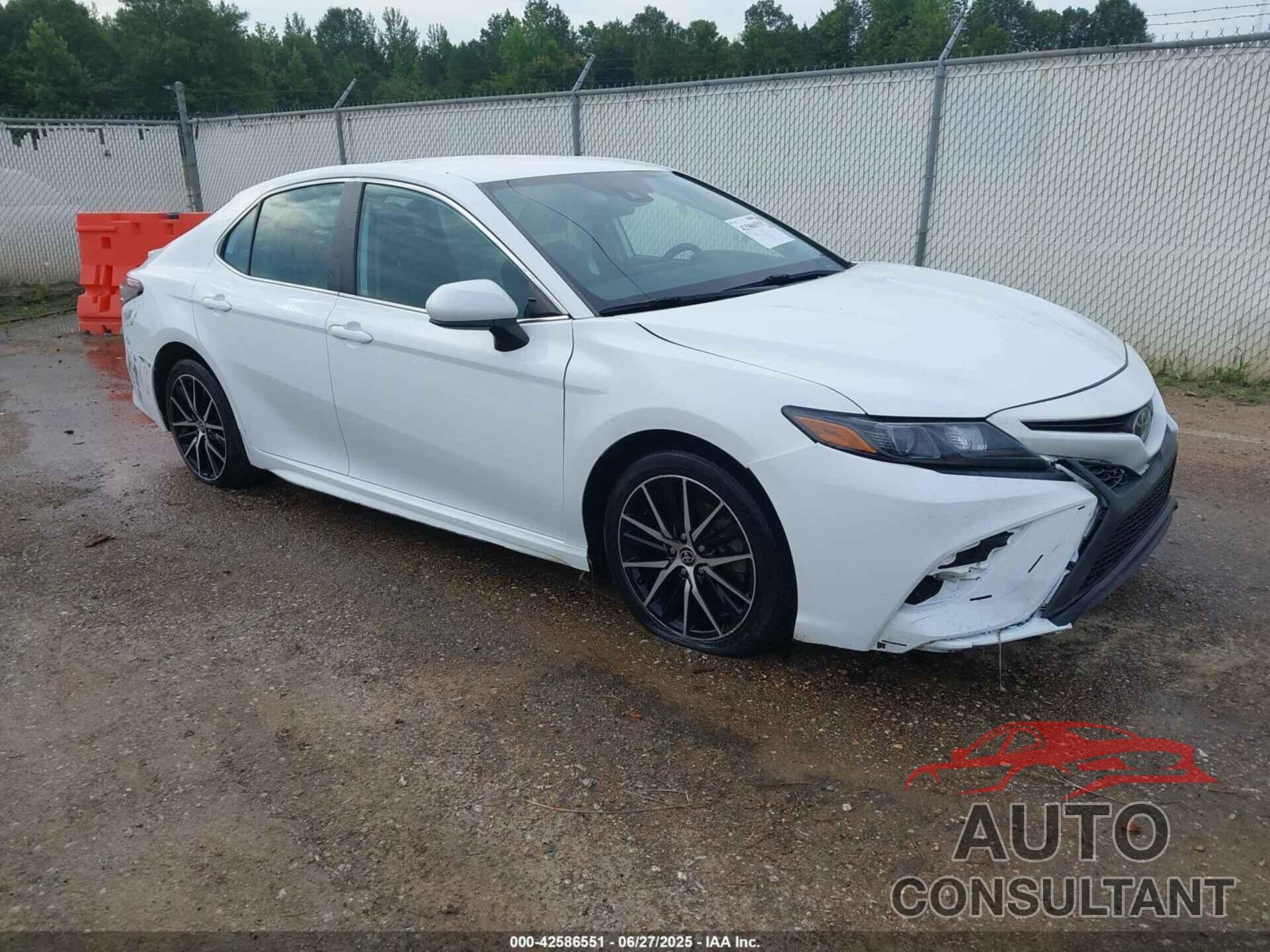 TOYOTA CAMRY 2021 - 4T1G11AK6MU548757