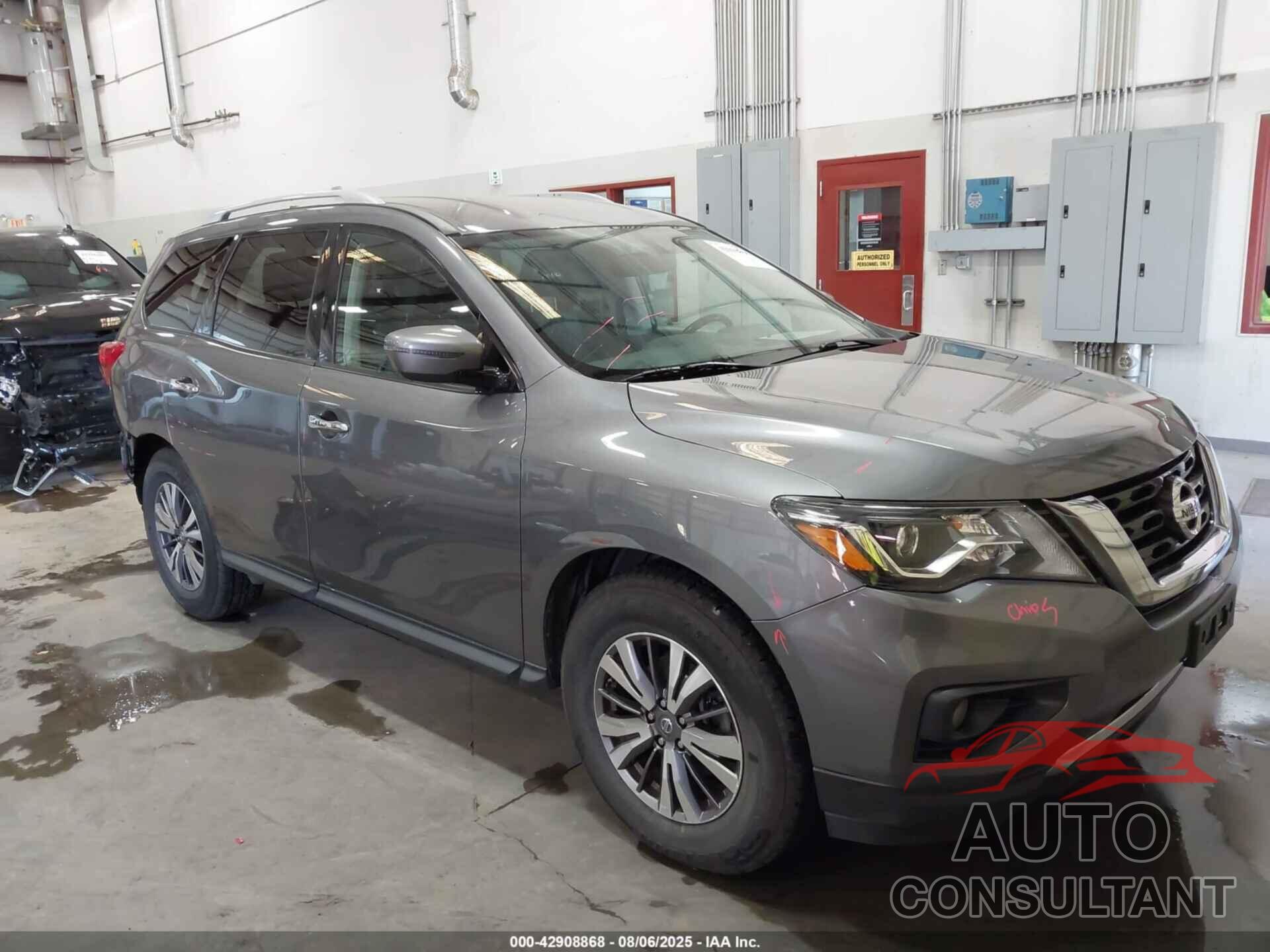 NISSAN PATHFINDER 2019 - 5N1DR2MM1KC588441