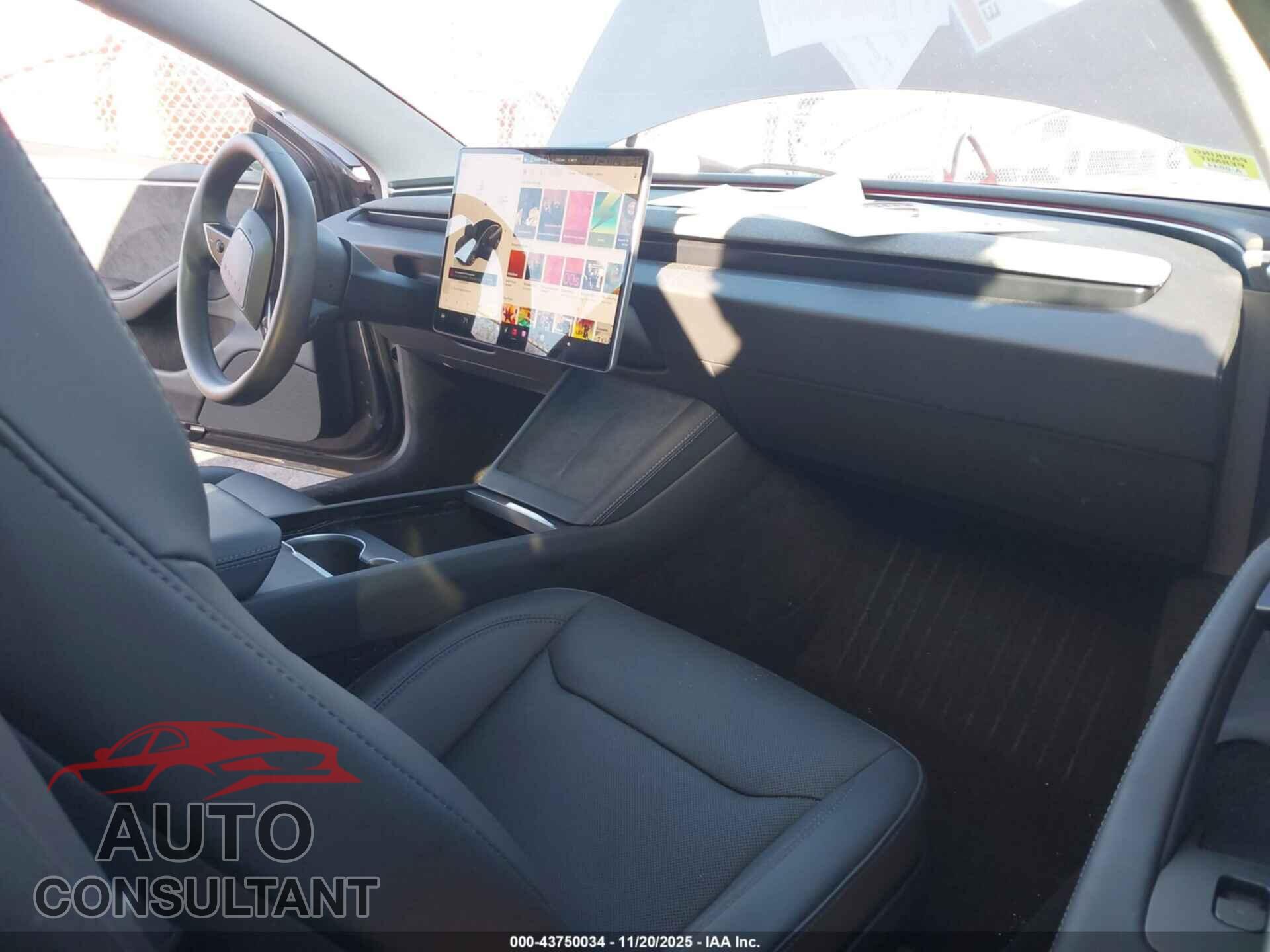 TESLA MODEL 3 2024 - 5YJ3E1EB7RF827409